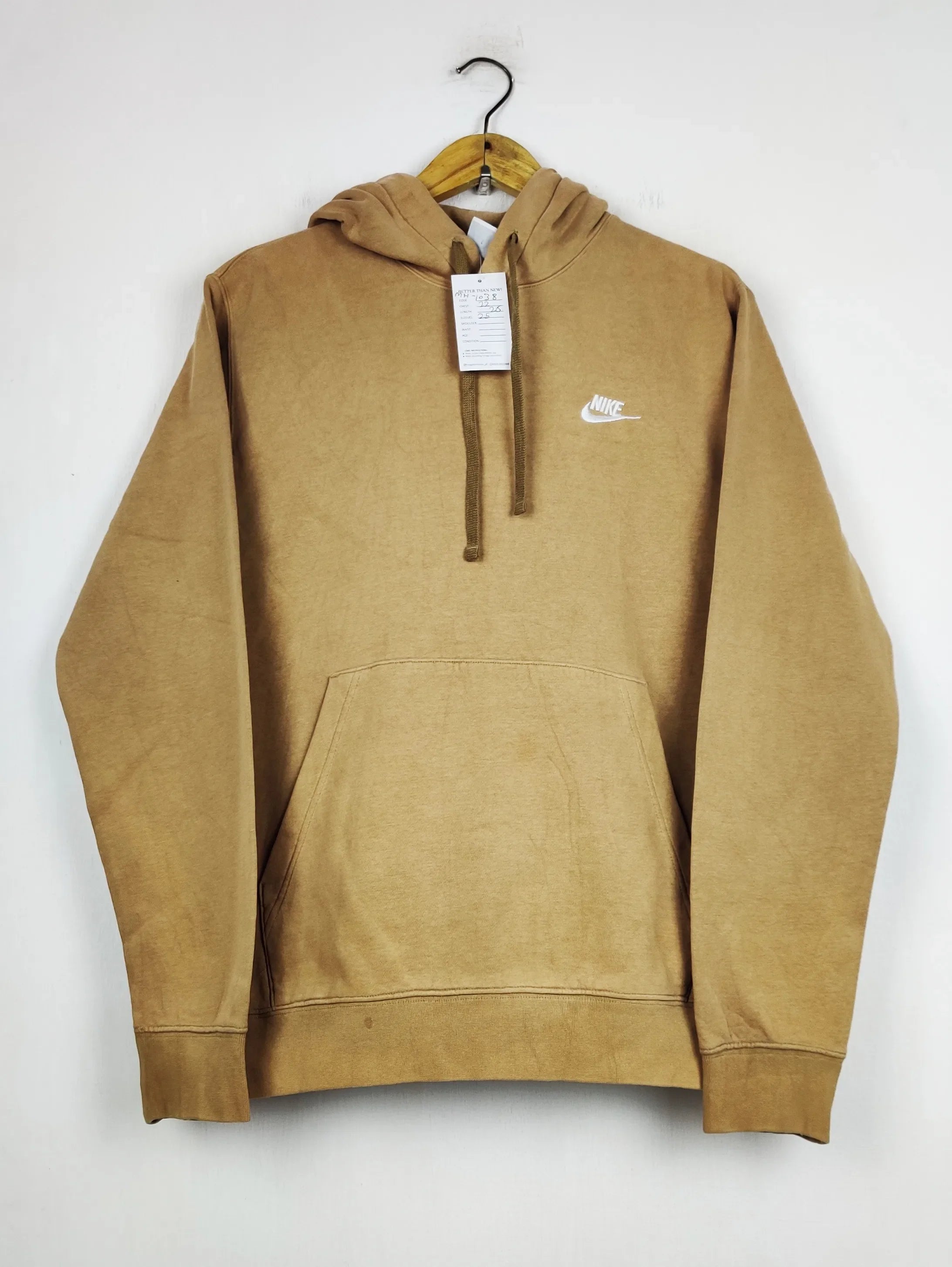 Buy online pre-used pre-loved 100% authentic & Original branded N.I.K.E (MH-1038) available in Pakistan. Top international brands avilable.