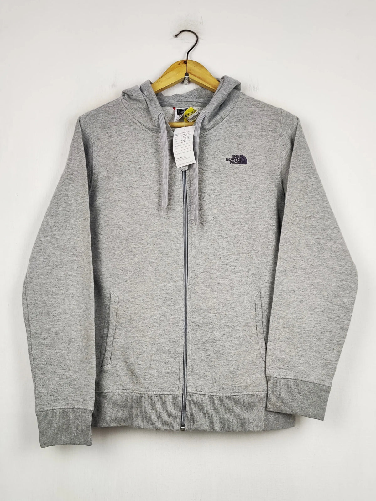Buy online pre-used pre-loved 100% authentic & Original branded N.O.R.T.H F.A.C.E (MH-1040) available in Pakistan. Top international brands avilable.