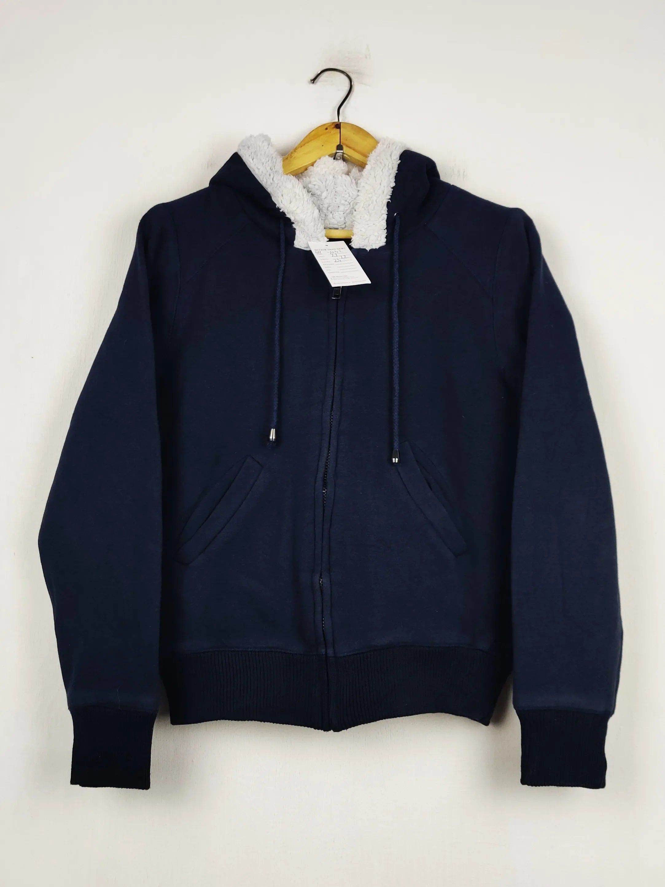 Buy online pre-used pre-loved 100% authentic & Original branded Vert Do Rage (MH-1042) available in Pakistan. Top international brands avilable.