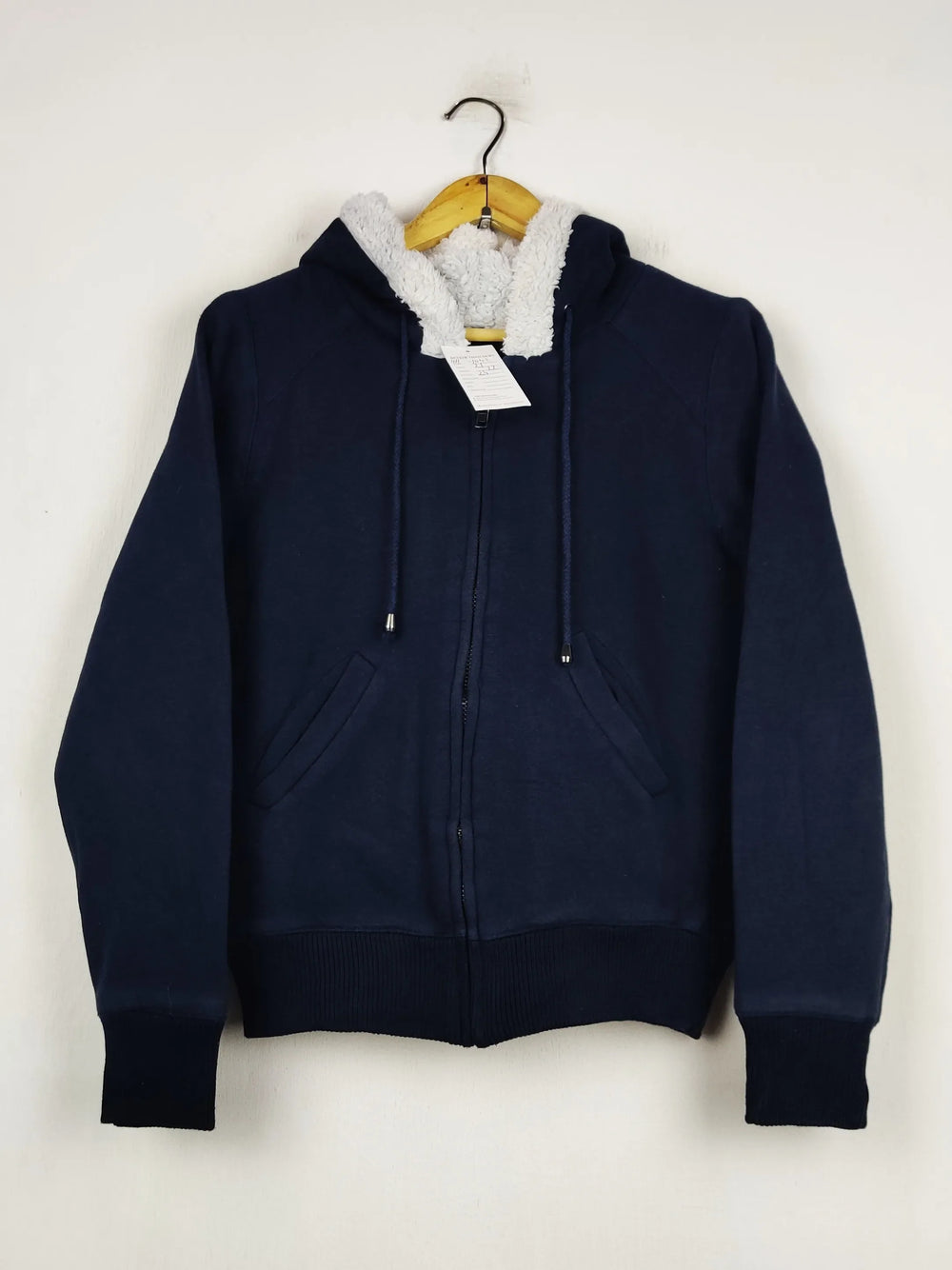 Buy online pre-used pre-loved 100% authentic & Original branded Vert Do Rage (MH-1042) available in Pakistan. Top international brands avilable.