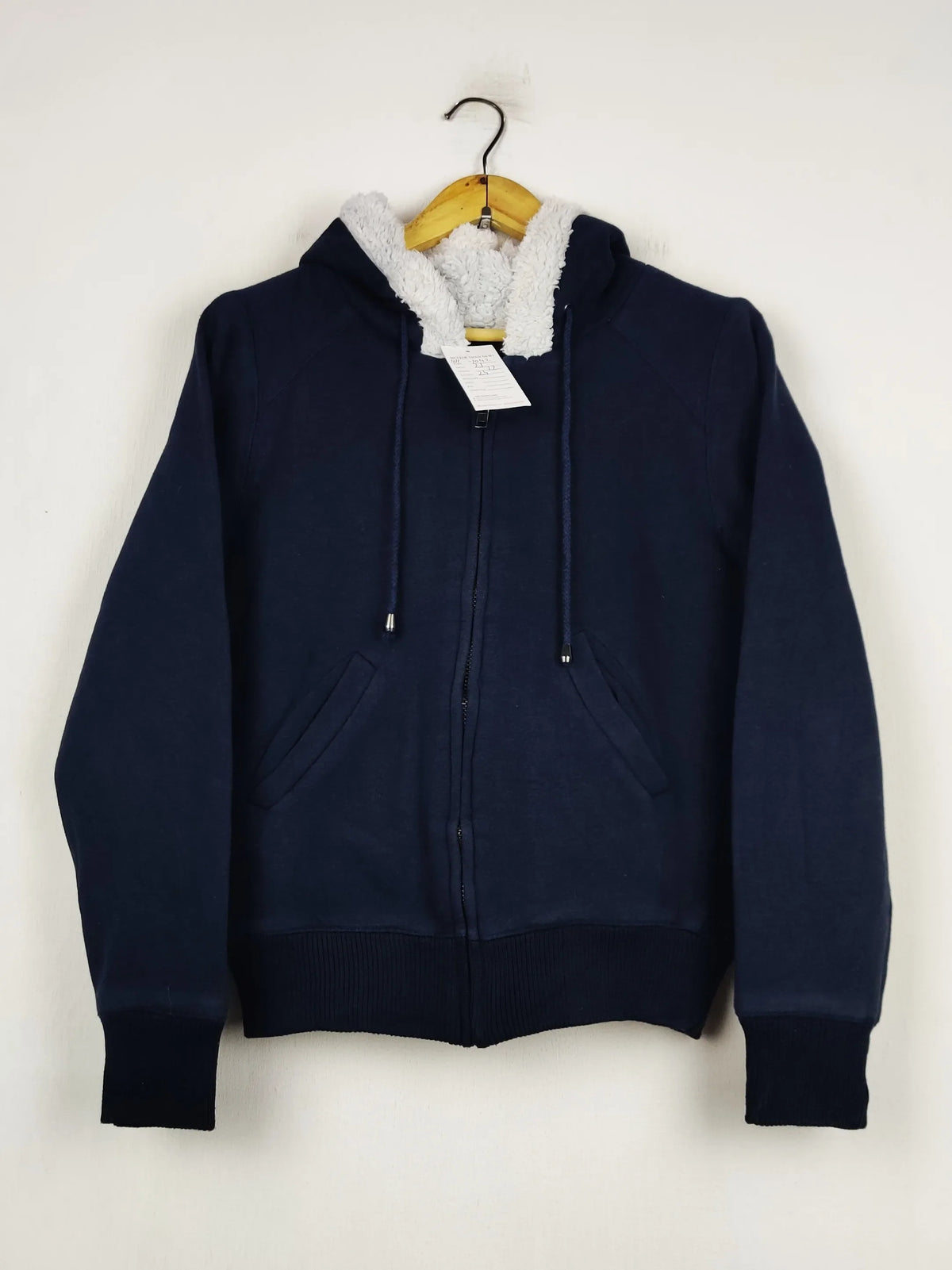 Buy online pre-used pre-loved 100% authentic & Original branded Vert Do Rage (MH-1042) available in Pakistan. Top international brands avilable.