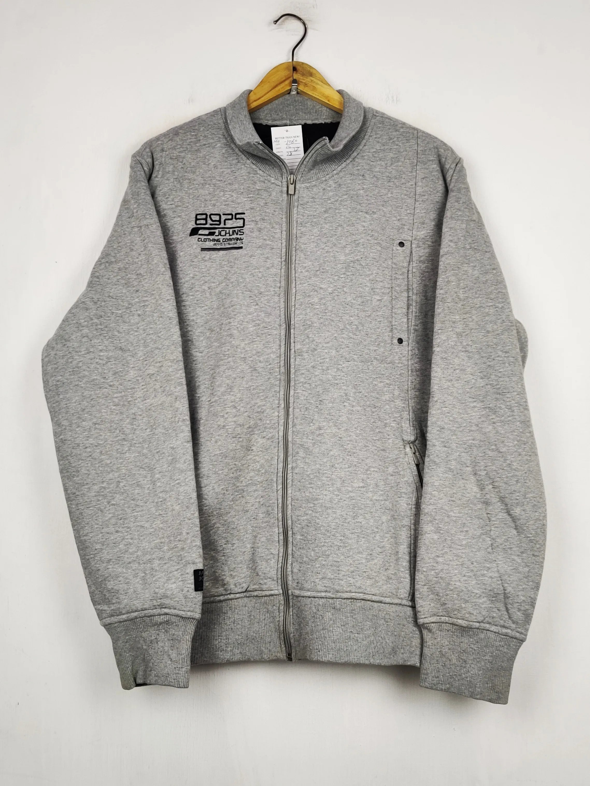 Buy online pre-used pre-loved 100% authentic & Original branded Jack Jones (MH-1060) available in Pakistan. Top international brands avilable.