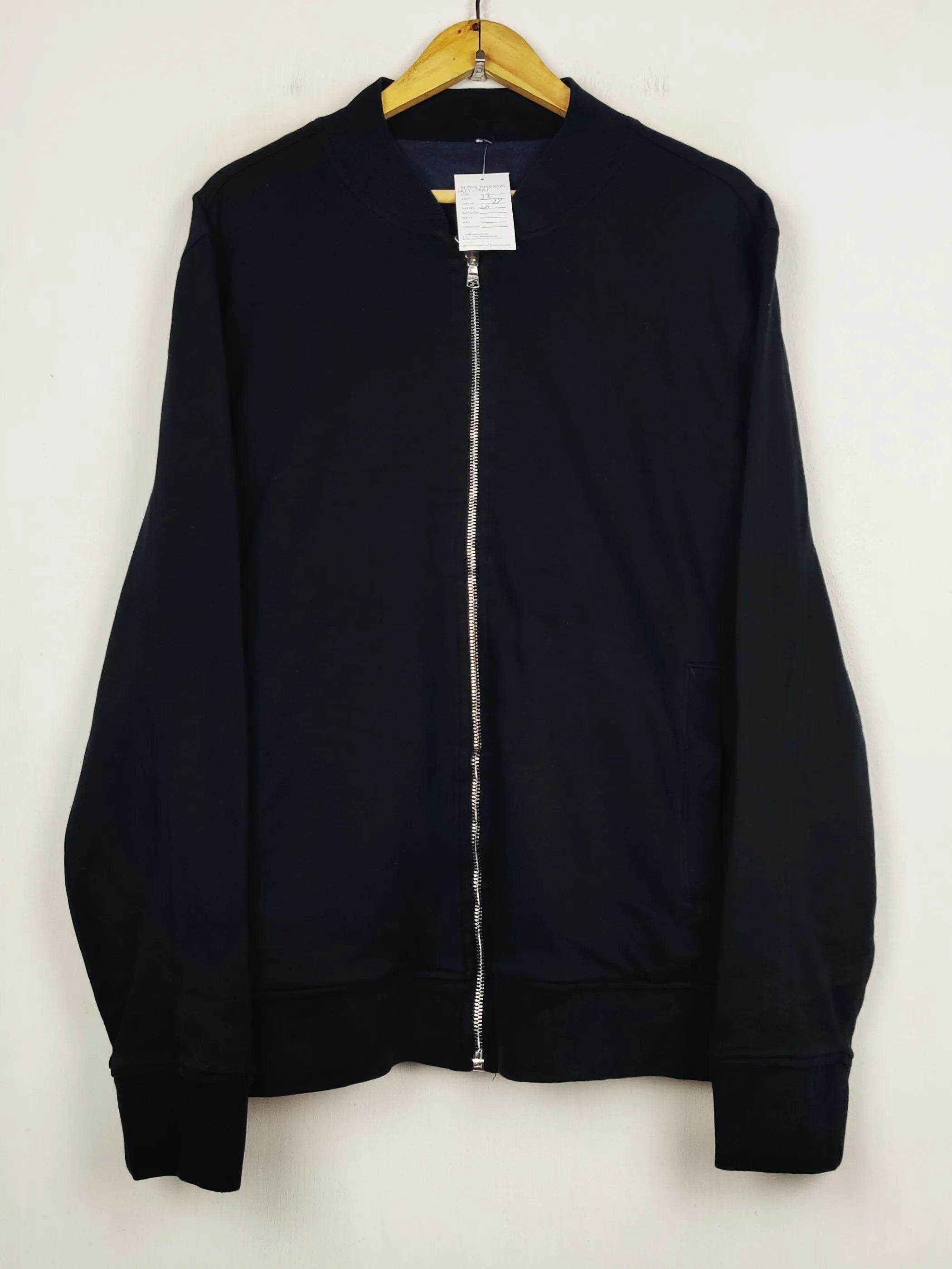 Buy online pre-used pre-loved 100% authentic & Original branded Unknown Brand' (MH-1061) available in Pakistan. Top international brands avilable.