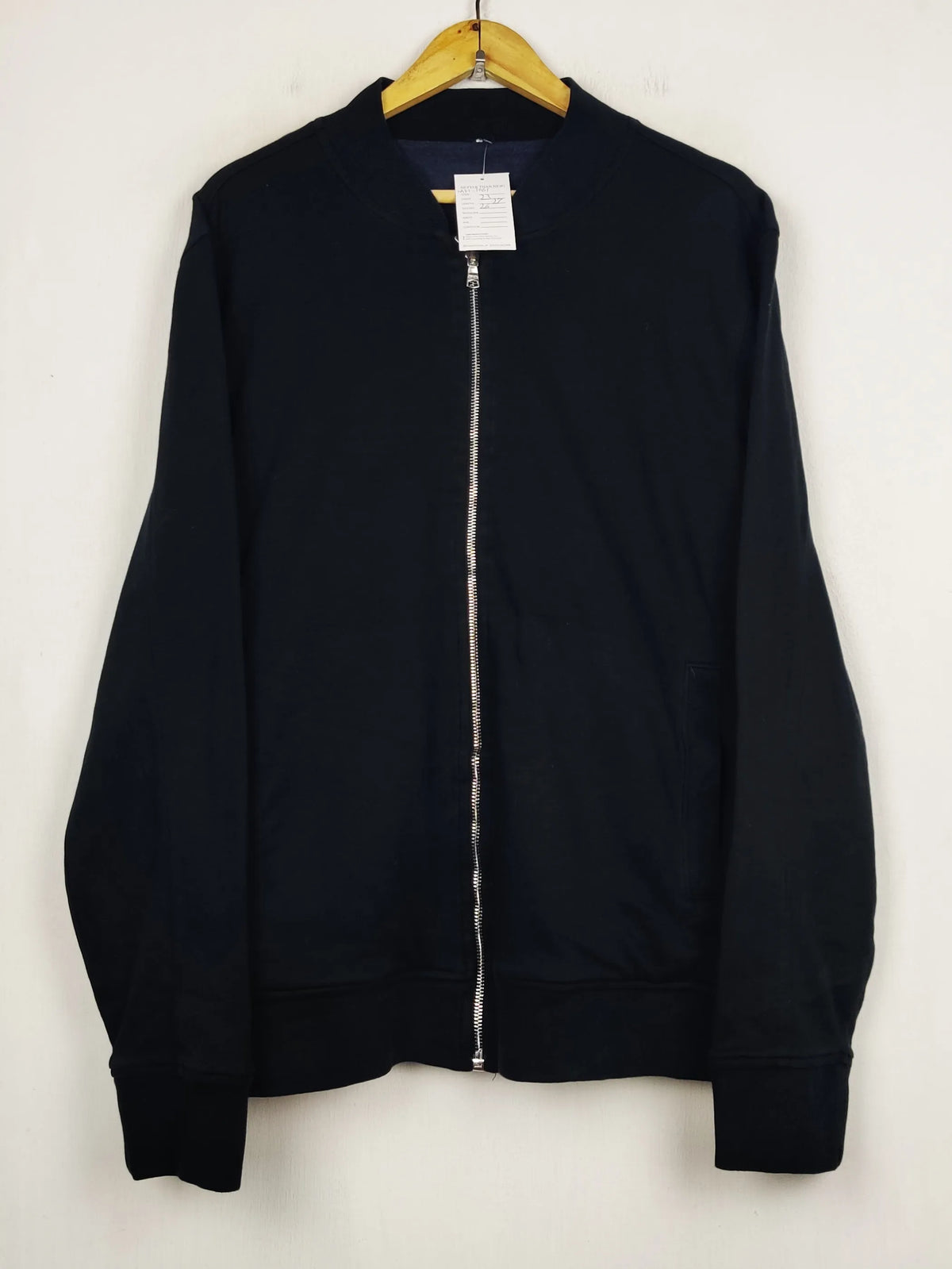 Buy online pre-used pre-loved 100% authentic & Original branded Unknown Brand' (MH-1061) available in Pakistan. Top international brands avilable.