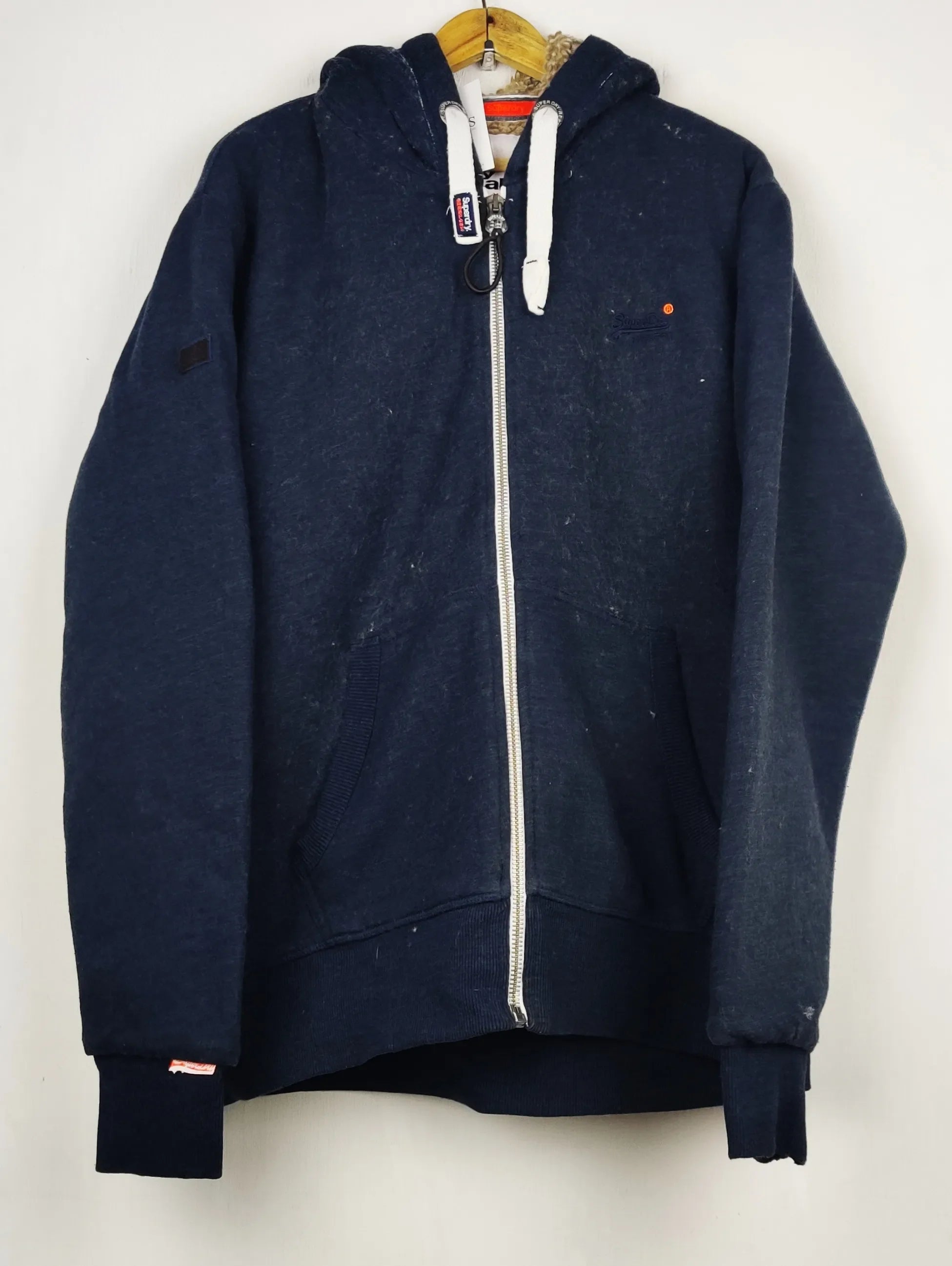 Buy online pre-used pre-loved 100% authentic & Original branded Super Dry (MH-1069) available in Pakistan. Top international brands avilable.