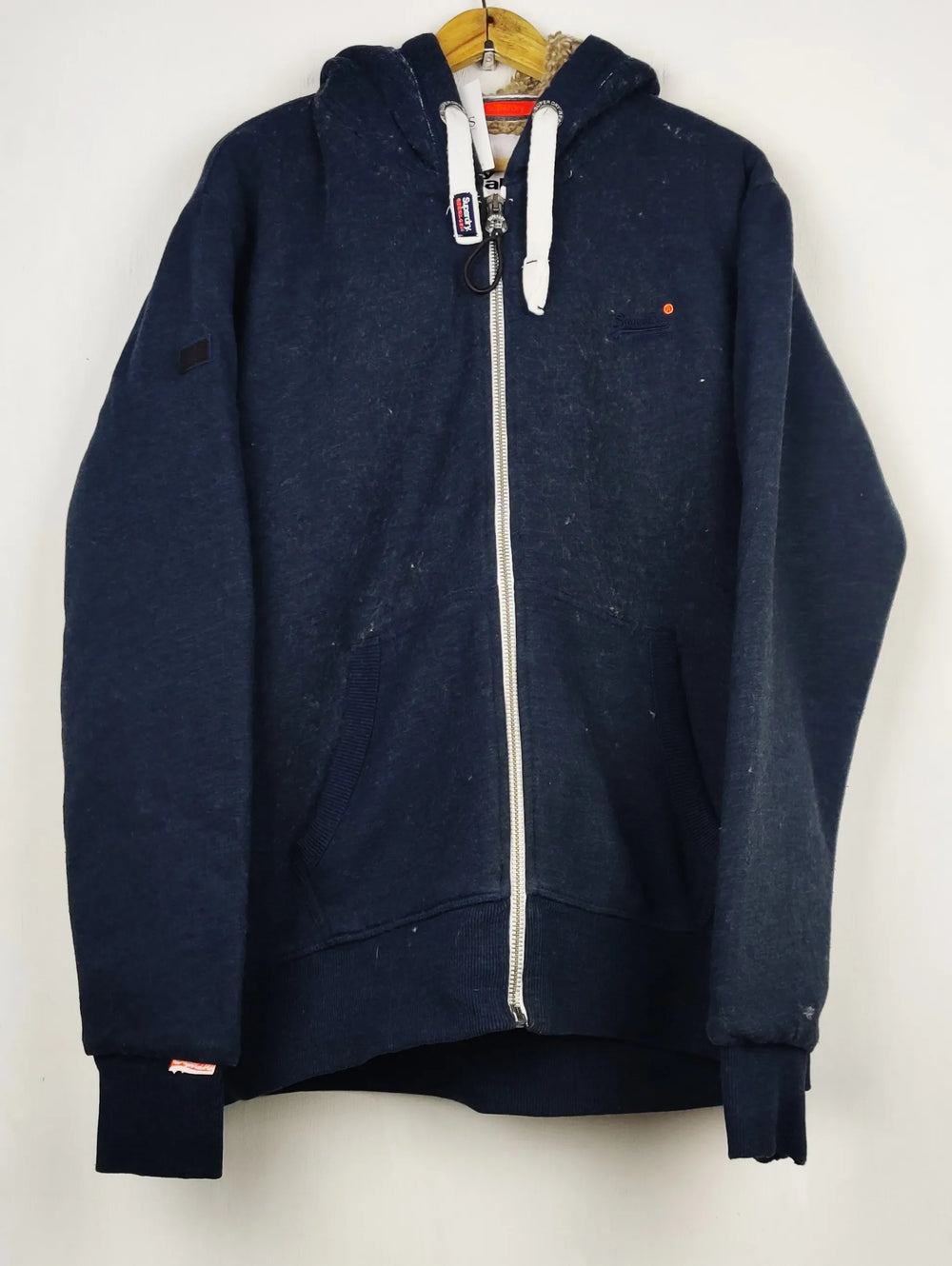 Buy online pre-used pre-loved 100% authentic & Original branded Super Dry (MH-1069) available in Pakistan. Top international brands avilable.