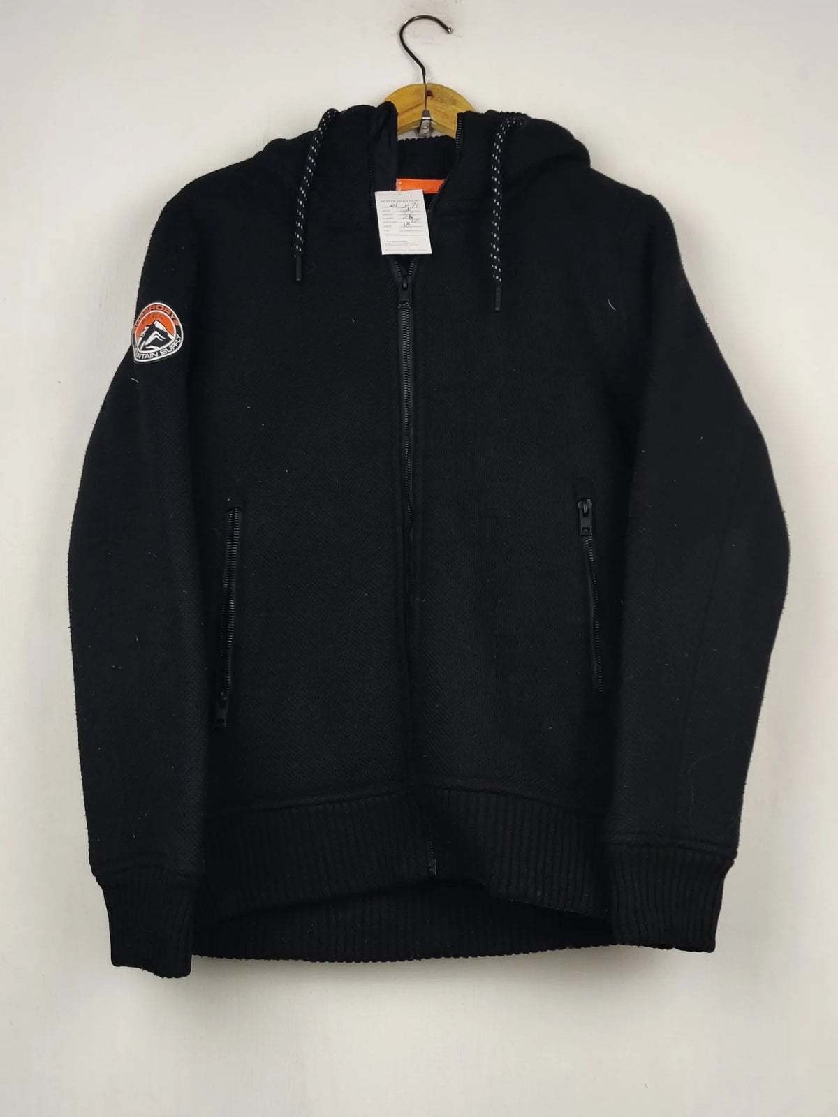 Buy online pre-used pre-loved 100% authentic & Original branded Super Dry (MH-1071) available in Pakistan. Top international brands avilable.