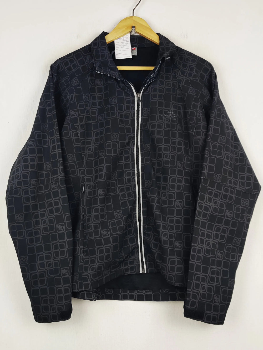 Buy online pre-used pre-loved 100% authentic & Original branded Five Seasons (MH-1079) available in Pakistan. Top international brands avilable.