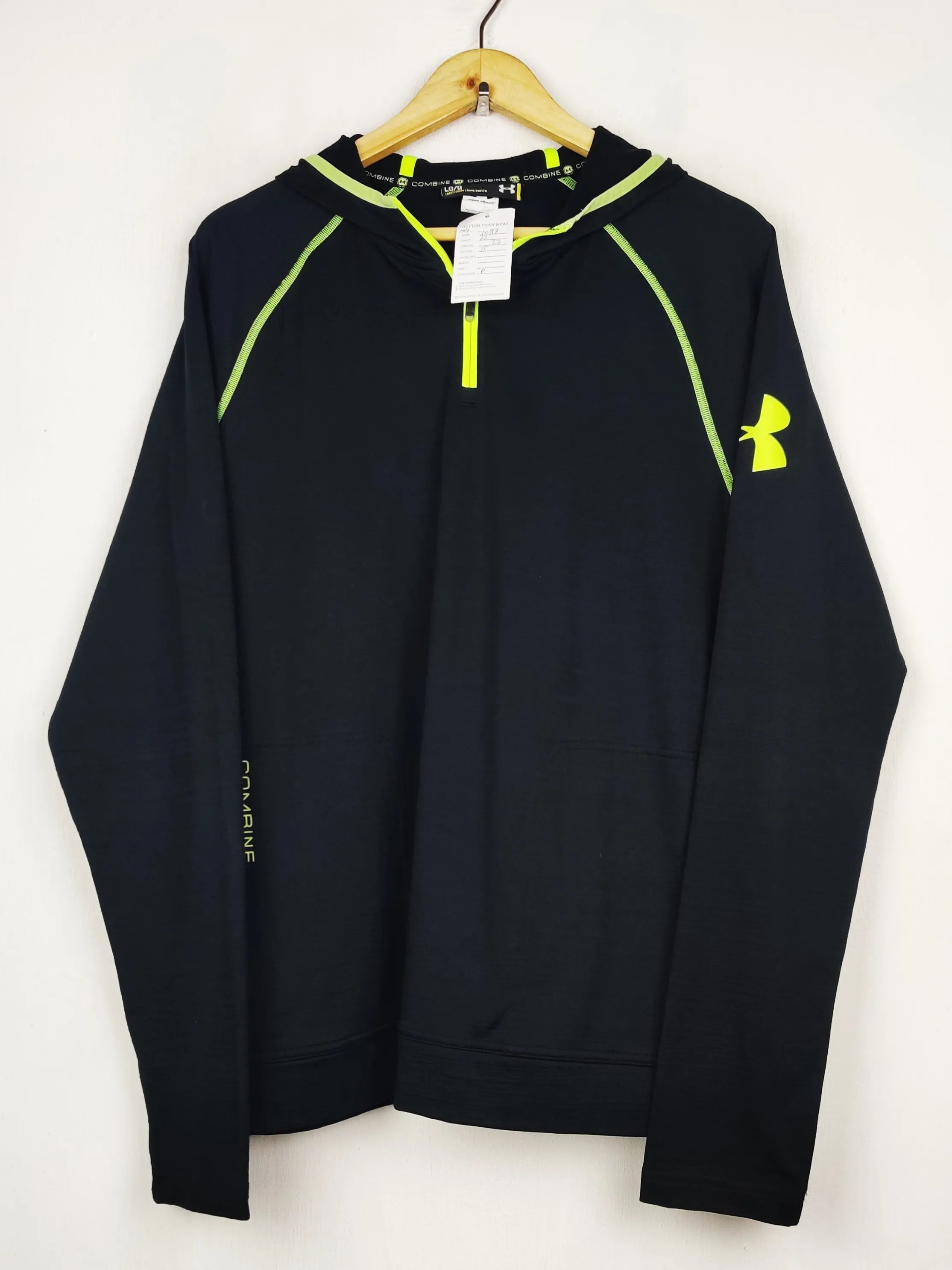 Buy online pre-used pre-loved 100% authentic & Original branded U.N.D.E.R A.R.M.O.U.R (MH-1087) available in Pakistan. Top international brands avilable.
