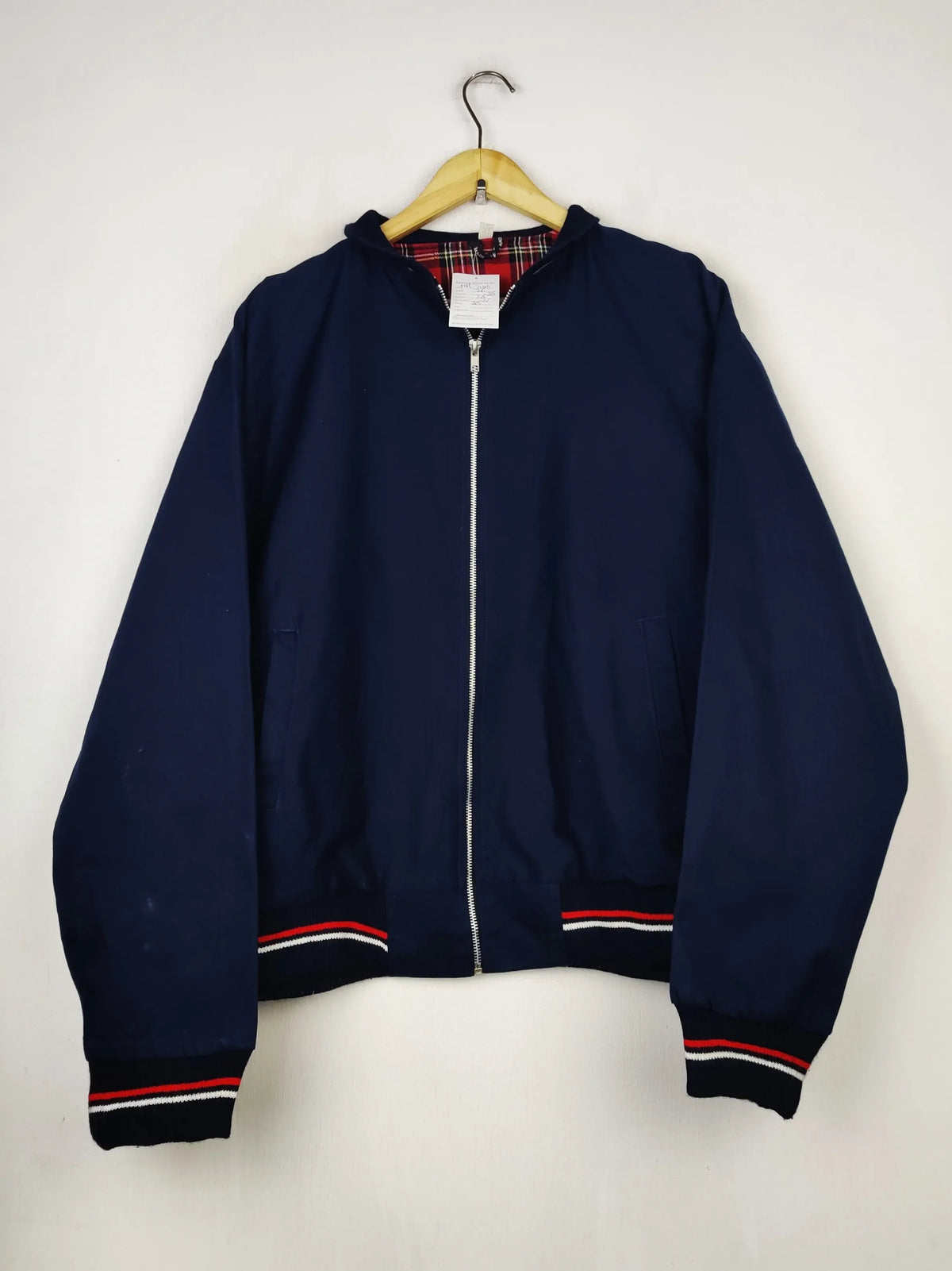 Buy online pre-used pre-loved 100% authentic & Original branded Unknown Brand' (MH-1106) available in Pakistan. Top international brands avilable.