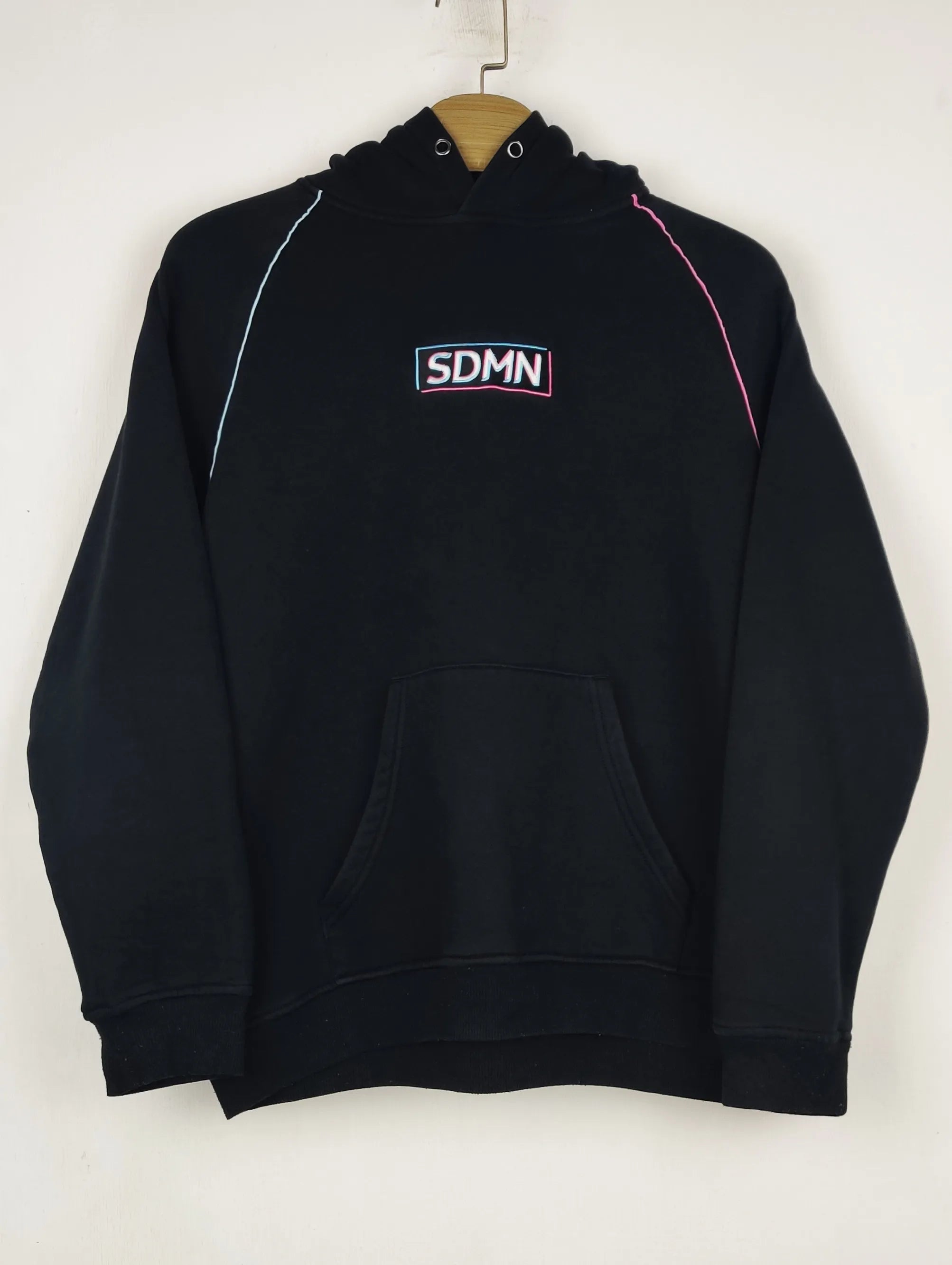 Buy online pre-used pre-loved 100% authentic & Original branded Sidemen (MH-121) available in Pakistan. Top international brands avilable.