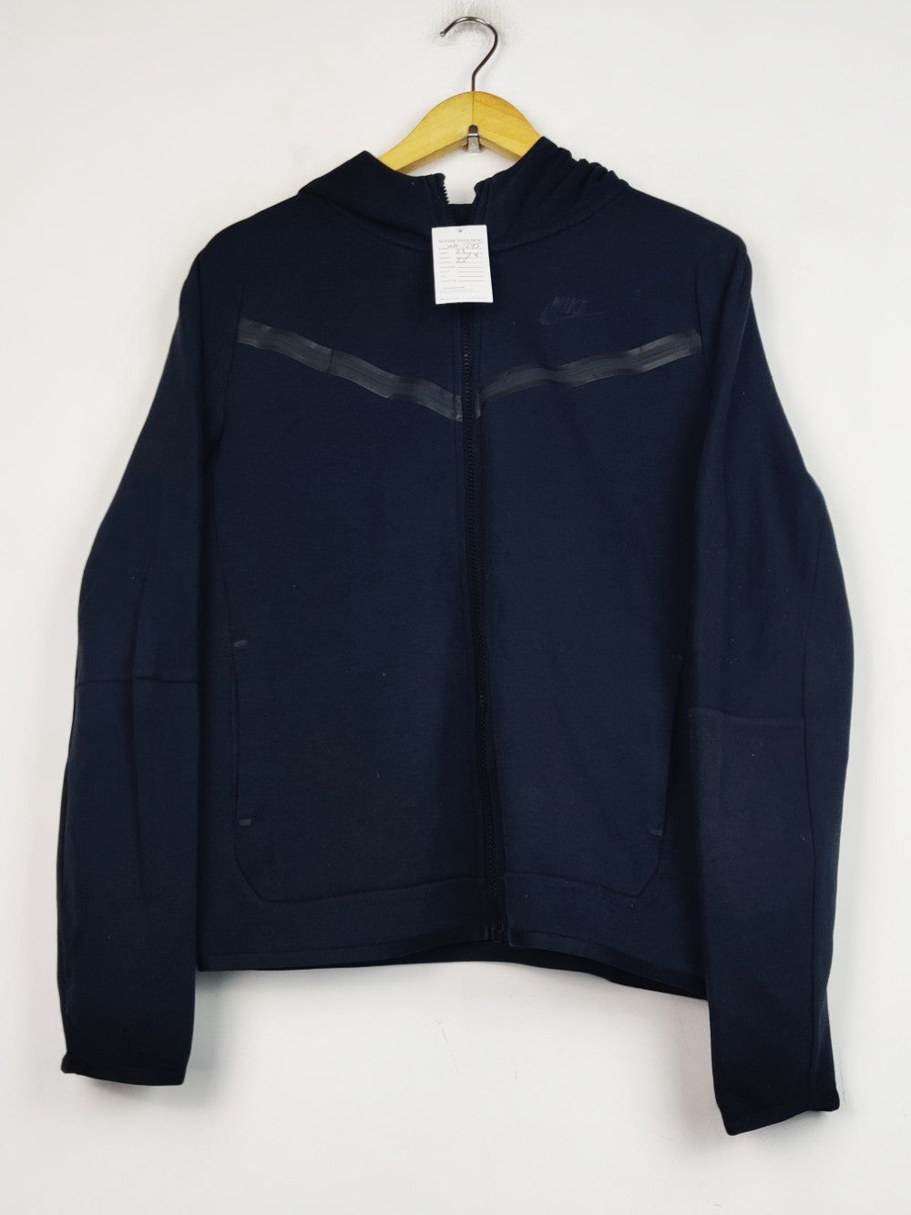Nike (MH-1245)