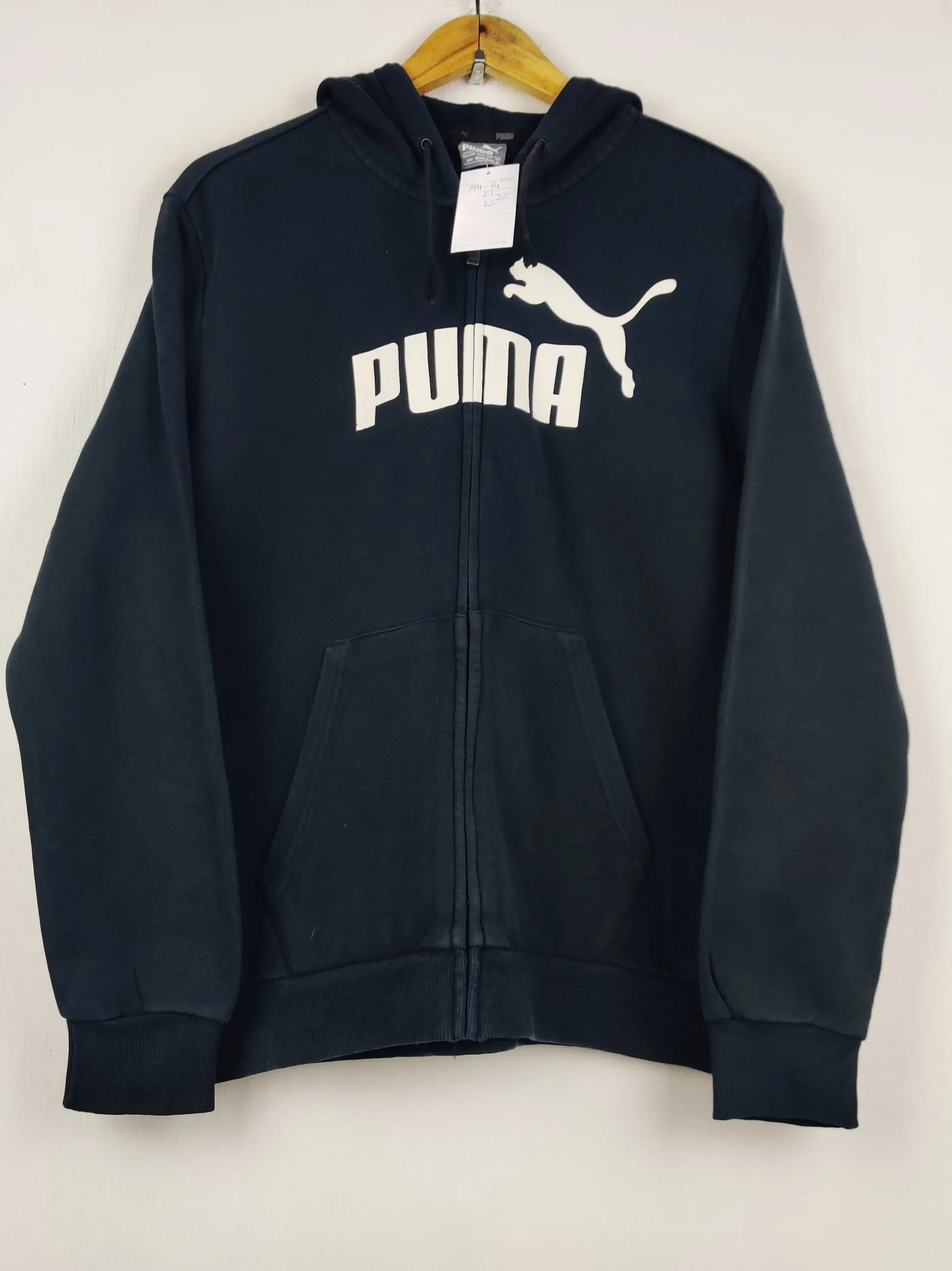 Buy online pre-used pre-loved 100% authentic & Original branded P.U.M.A (MH-14) available in Pakistan. Top international brands avilable.