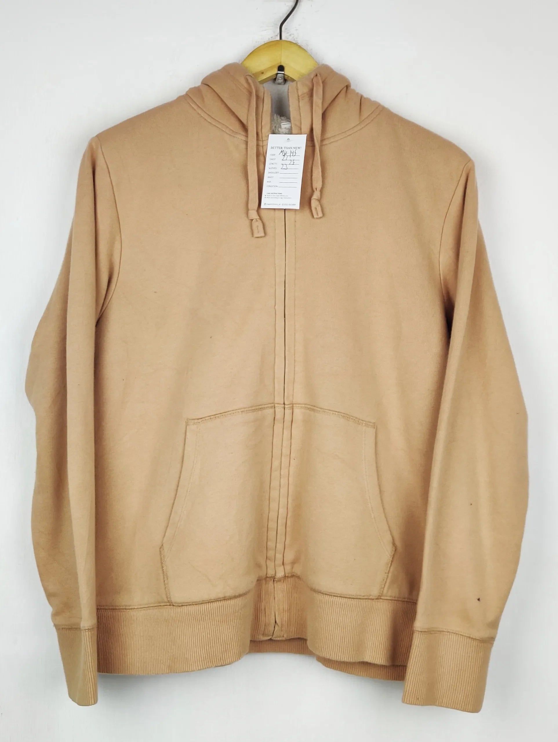 Buy online pre-used pre-loved 100% authentic & Original branded Uniqlo (MH-145) available in Pakistan. Top international brands avilable.