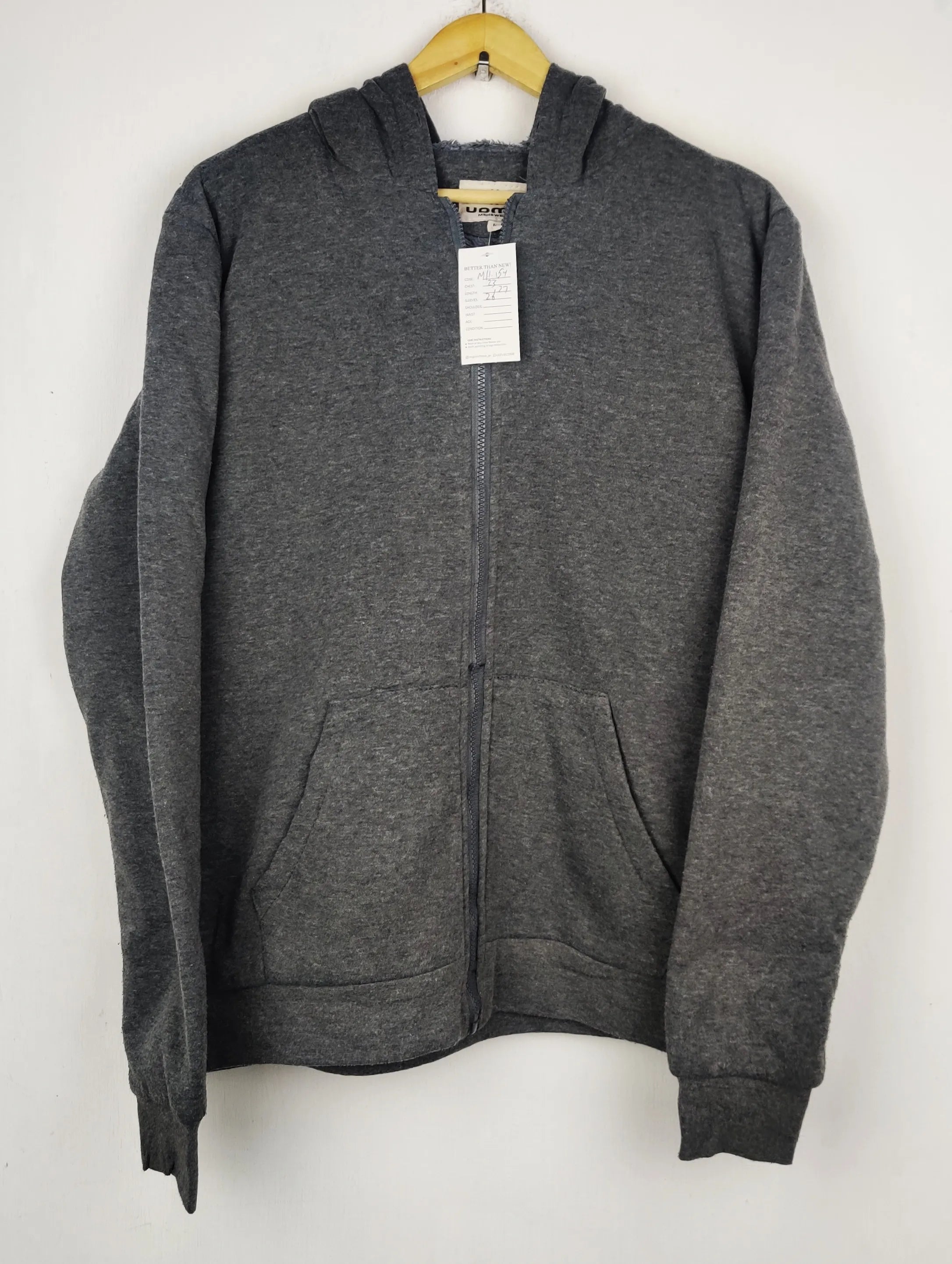 Buy online pre-used pre-loved 100% authentic & Original branded Uomo (MH-154) available in Pakistan. Top international brands avilable.