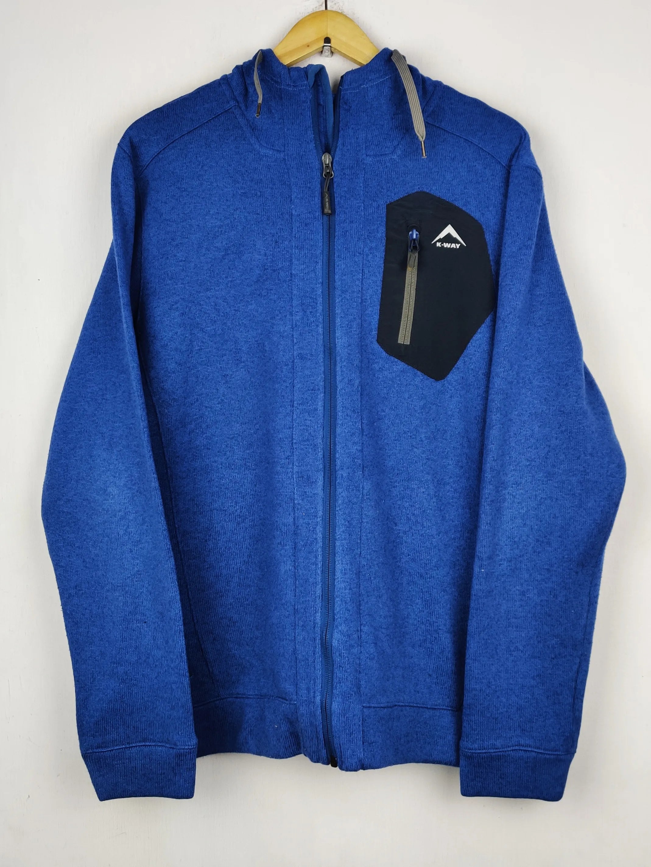 Buy online pre-used pre-loved 100% authentic & Original branded K Way (MH-157) available in Pakistan. Top international brands avilable.