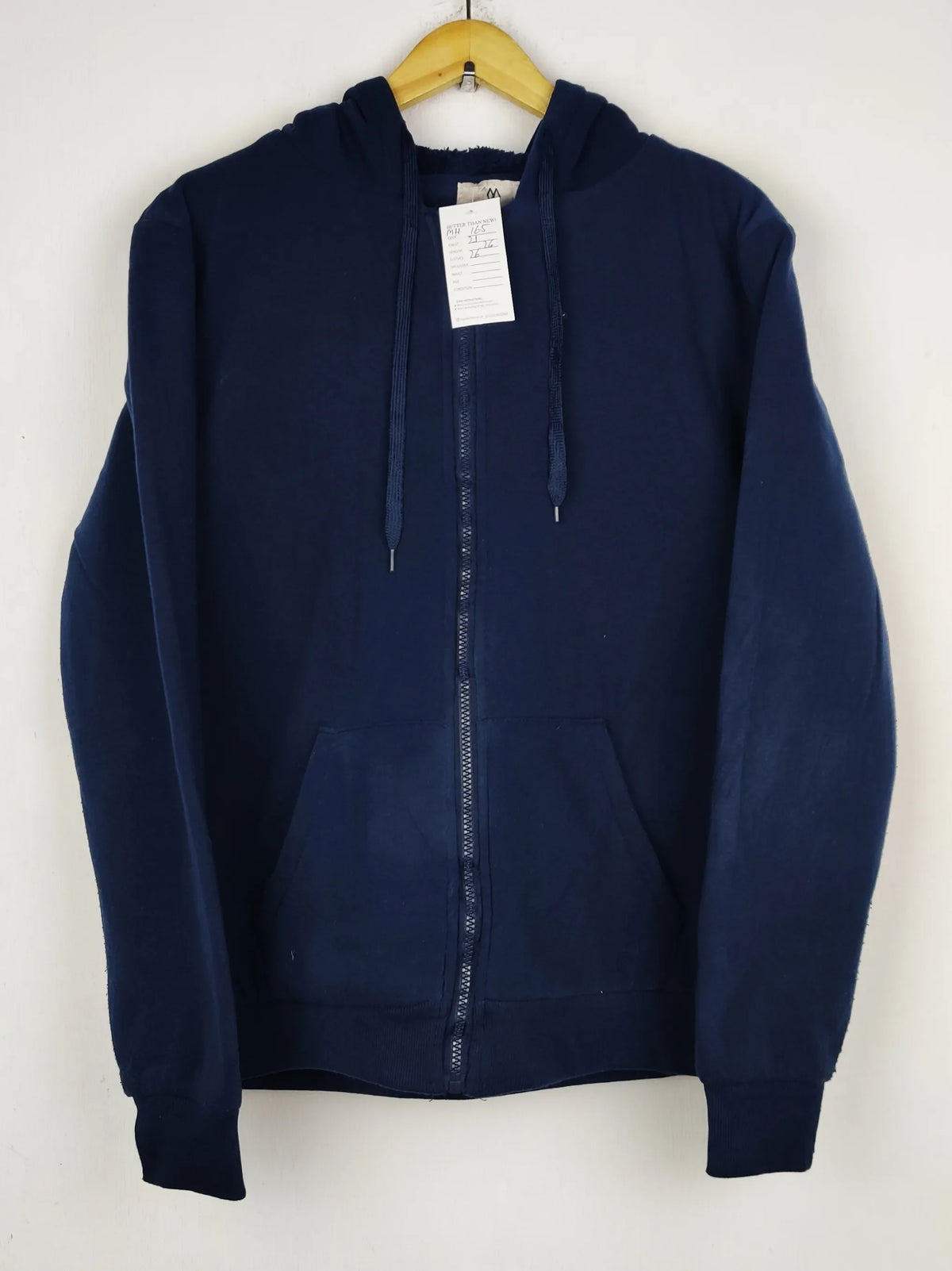 Buy online pre-used pre-loved 100% authentic & Original branded Uomo (MH-165) available in Pakistan. Top international brands avilable.