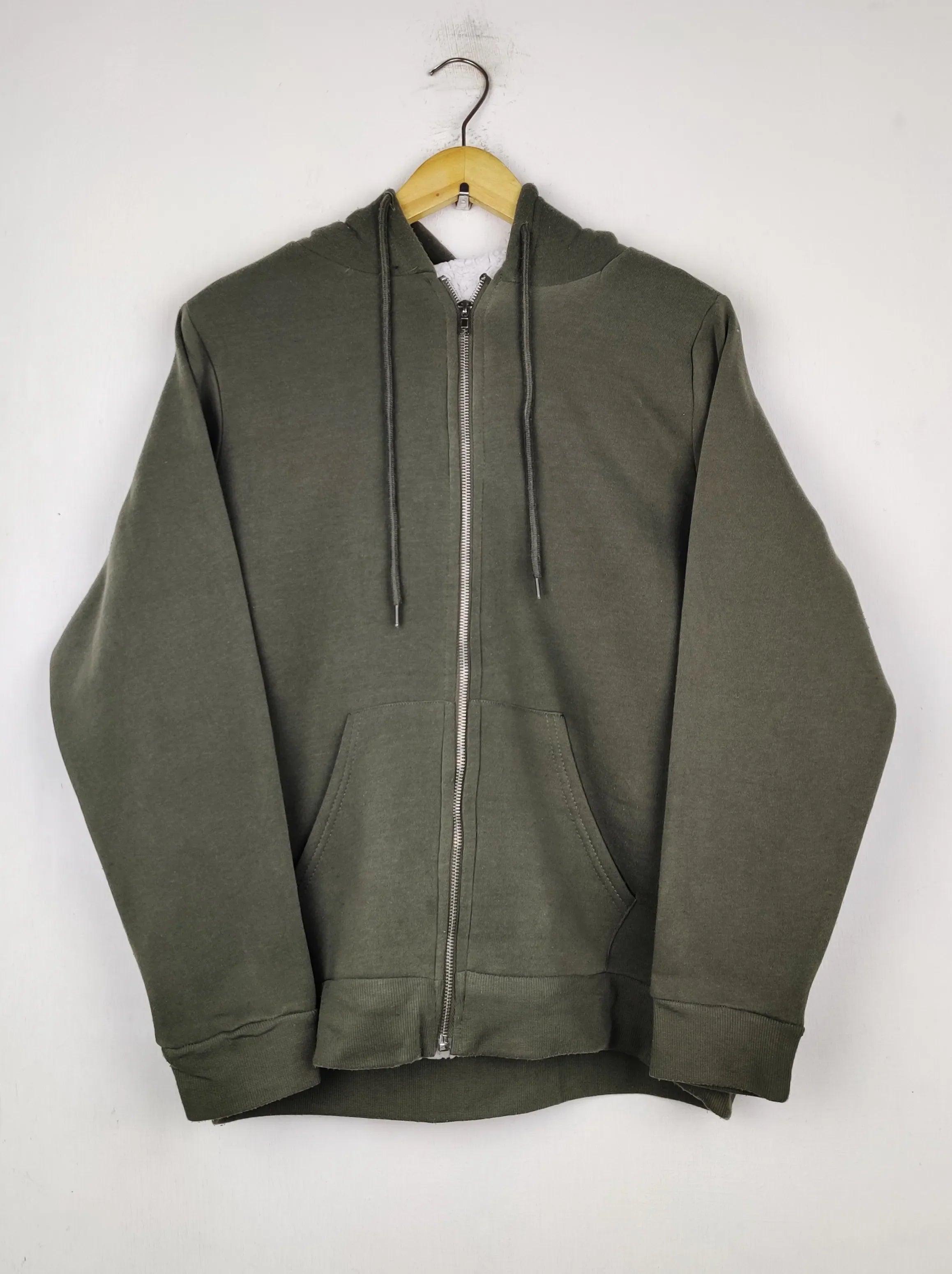 Buy online pre-used pre-loved 100% authentic & Original branded Chicoree (MH-171) available in Pakistan. Top international brands avilable.