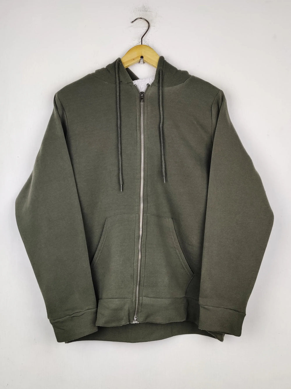 Buy online pre-used pre-loved 100% authentic & Original branded Chicoree (MH-171) available in Pakistan. Top international brands avilable.