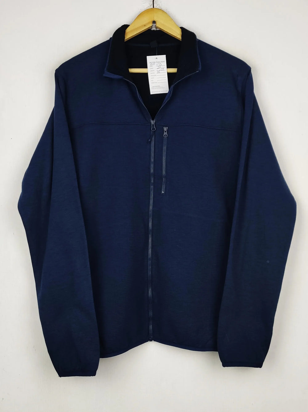 Buy online pre-used pre-loved 100% authentic & Original branded Uniqlo (MH-173) available in Pakistan. Top international brands avilable.
