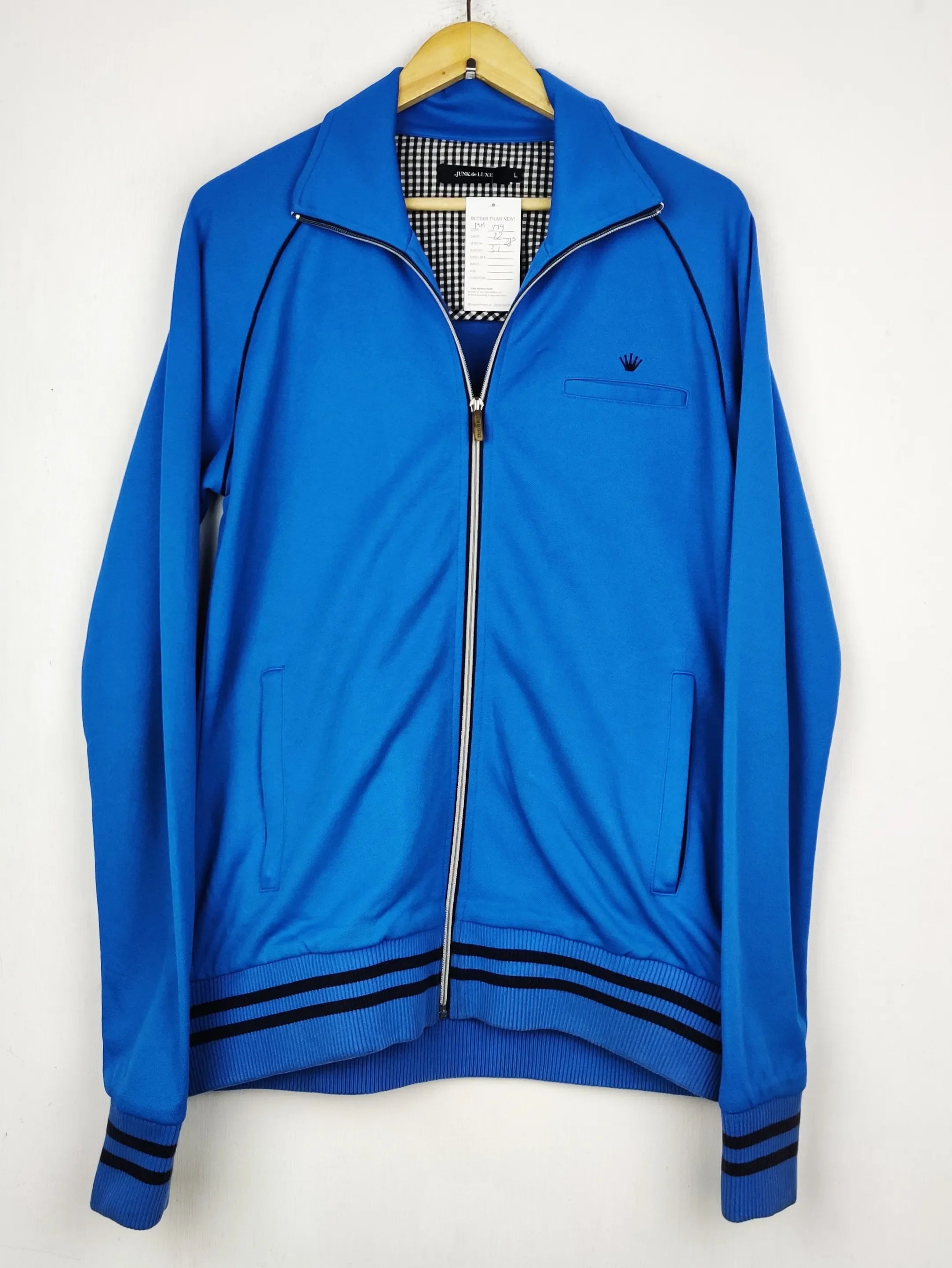 Buy online pre-used pre-loved 100% authentic & Original branded Junk De Luxe (MH-179) available in Pakistan. Top international brands avilable.