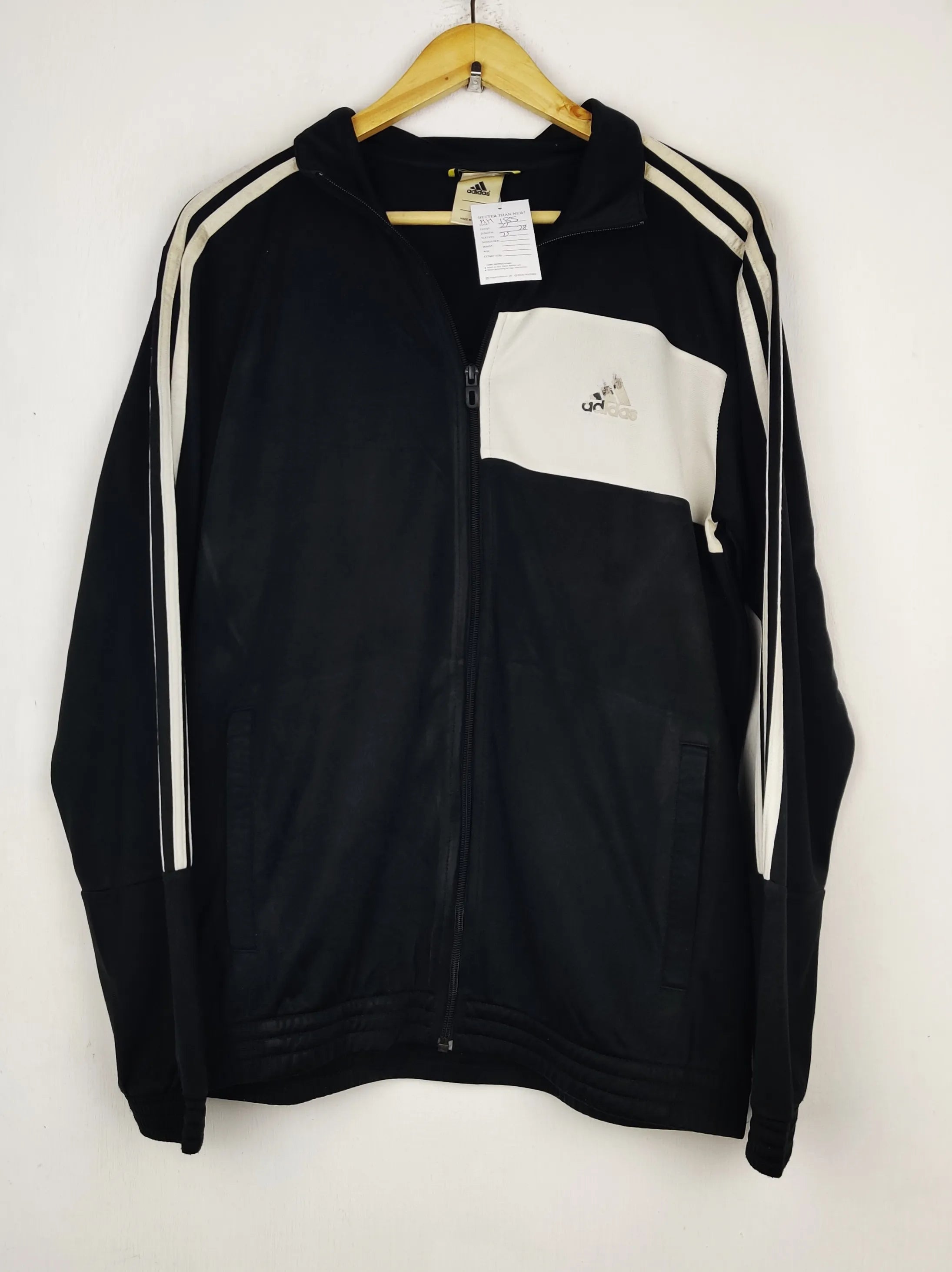 Buy online pre-used pre-loved 100% authentic & Original branded A.D.I.D.A.S (MH-185) available in Pakistan. Top international brands avilable.