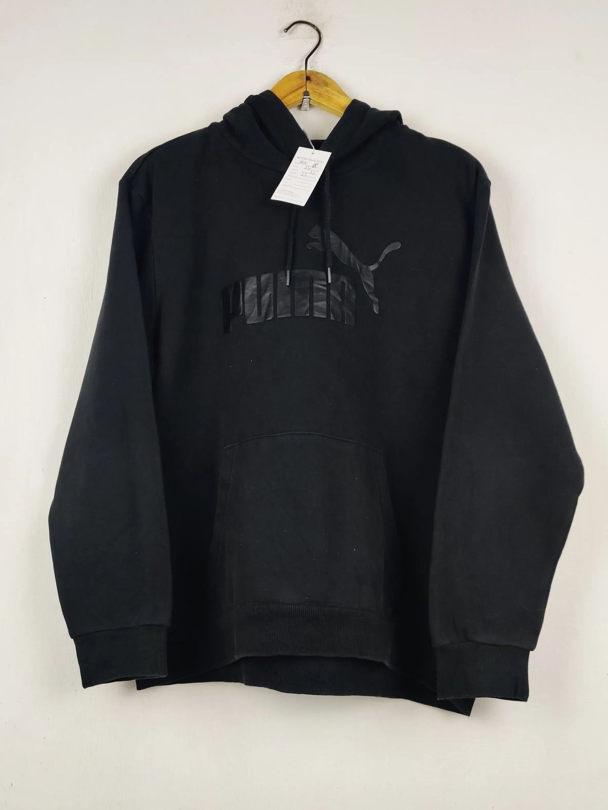 Buy online pre-used pre-loved 100% authentic & Original branded P.U.M.A (MH-18) available in Pakistan. Top international brands avilable.