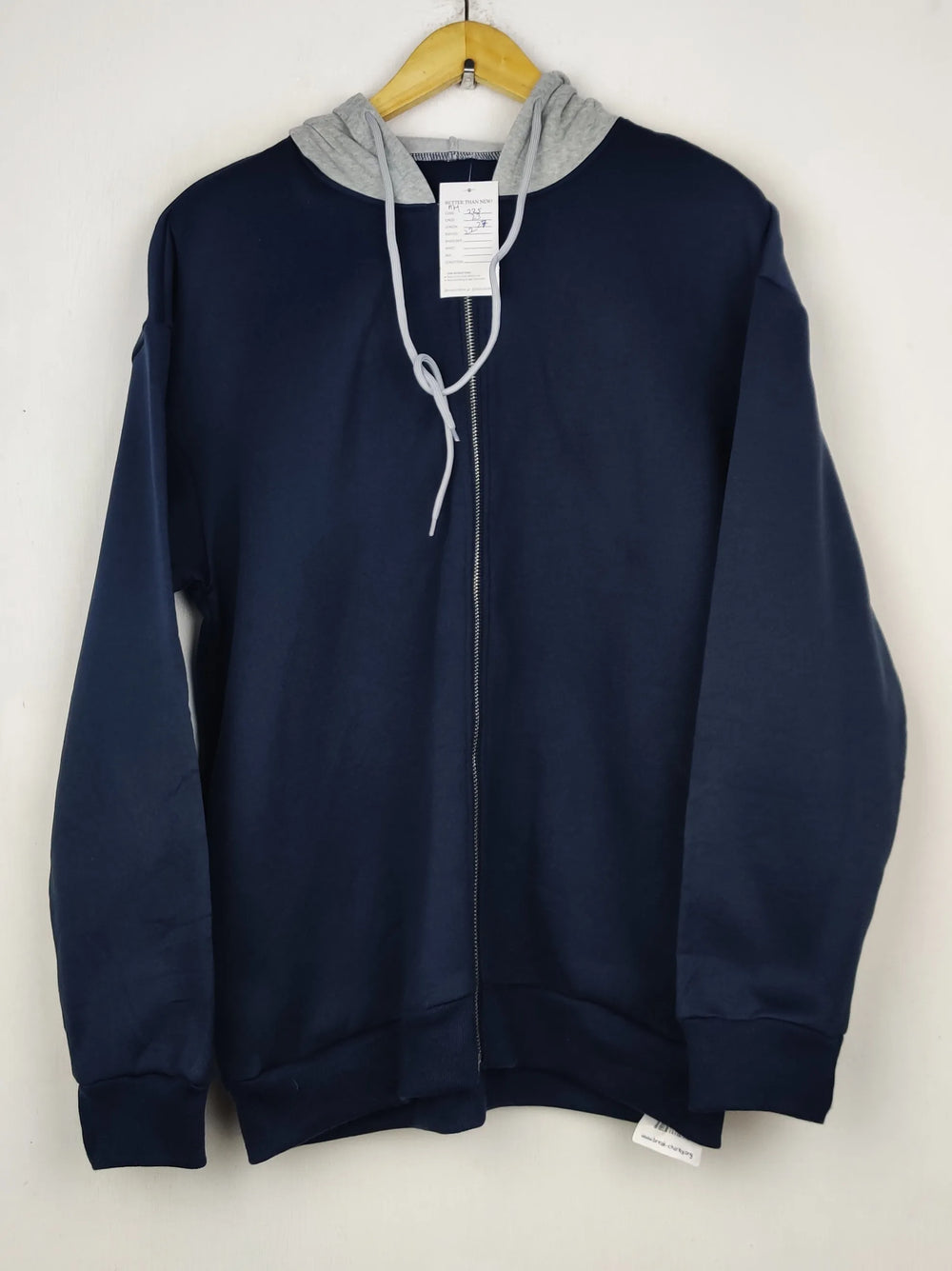 Buy online pre-used pre-loved 100% authentic & Original branded Manfinity (MH-225) available in Pakistan. Top international brands avilable.