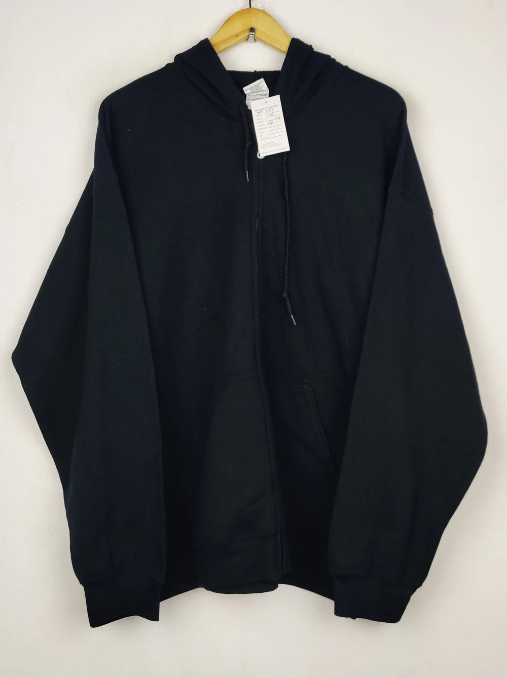 Buy online pre-used pre-loved 100% authentic & Original branded Gildan (MH-232) available in Pakistan. Top international brands avilable.