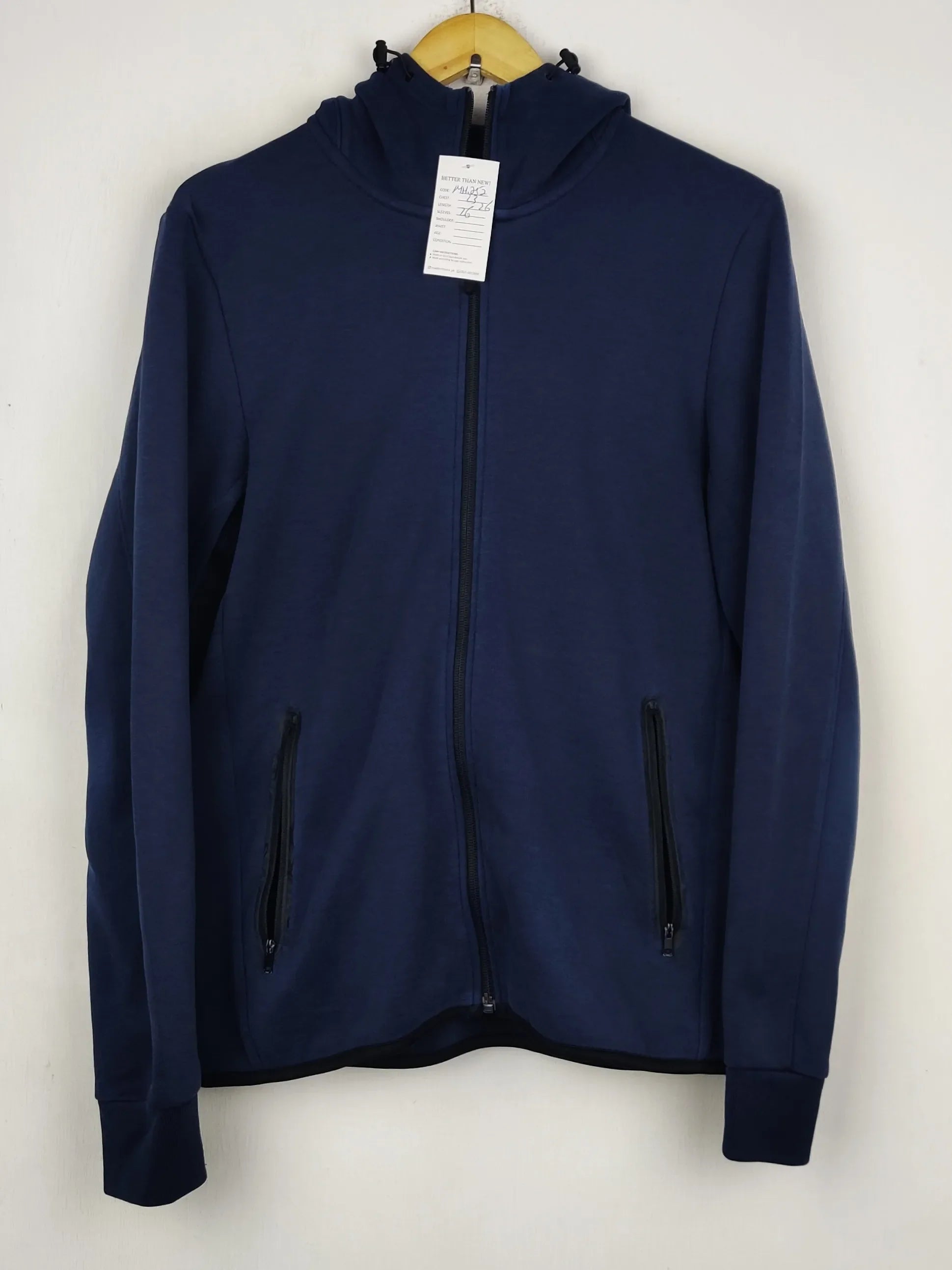 Buy online pre-used pre-loved 100% authentic & Original branded Uniqlo (MH-252) available in Pakistan. Top international brands avilable.