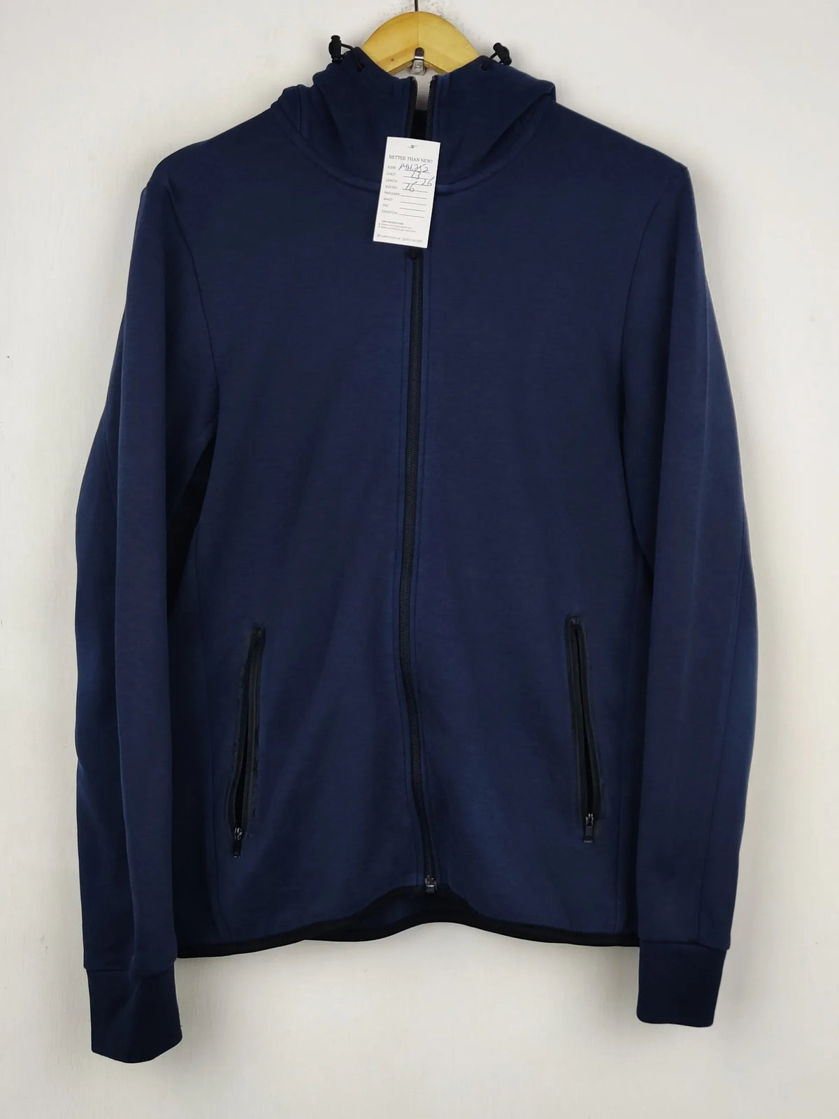 Buy online pre-used pre-loved 100% authentic & Original branded Uniqlo (MH-252) available in Pakistan. Top international brands avilable.