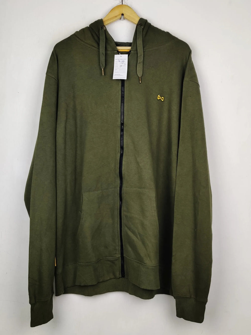 Buy online pre-used pre-loved 100% authentic & Original branded Navitas (MH-268) available in Pakistan. Top international brands avilable.