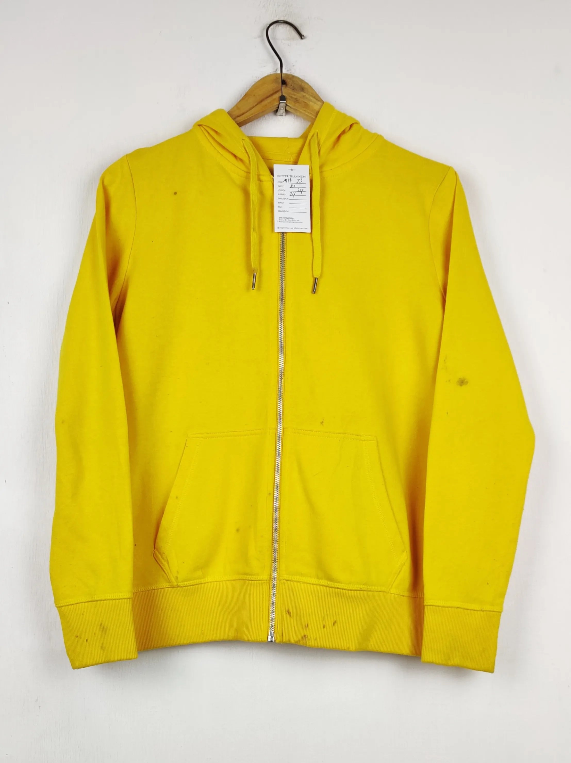 Buy online pre-used pre-loved 100% authentic & Original branded Tu (MH-33) available in Pakistan. Top international brands avilable.