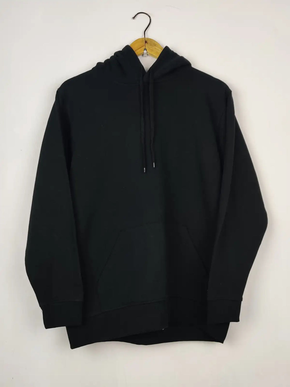 Buy online pre-used pre-loved 100% authentic & Original branded Uneek (MH-422) available in Pakistan. Top international brands avilable.