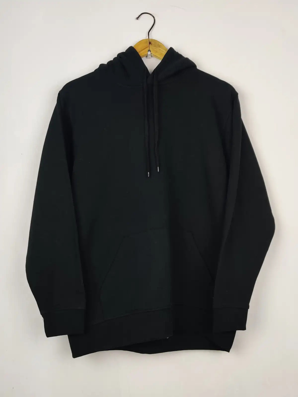 Buy online pre-used pre-loved 100% authentic & Original branded Uneek (MH-422) available in Pakistan. Top international brands avilable.