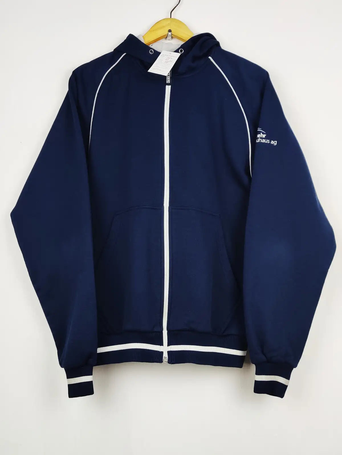 Buy online pre-used pre-loved 100% authentic & Original branded Clique (MH-452) available in Pakistan. Top international brands avilable.