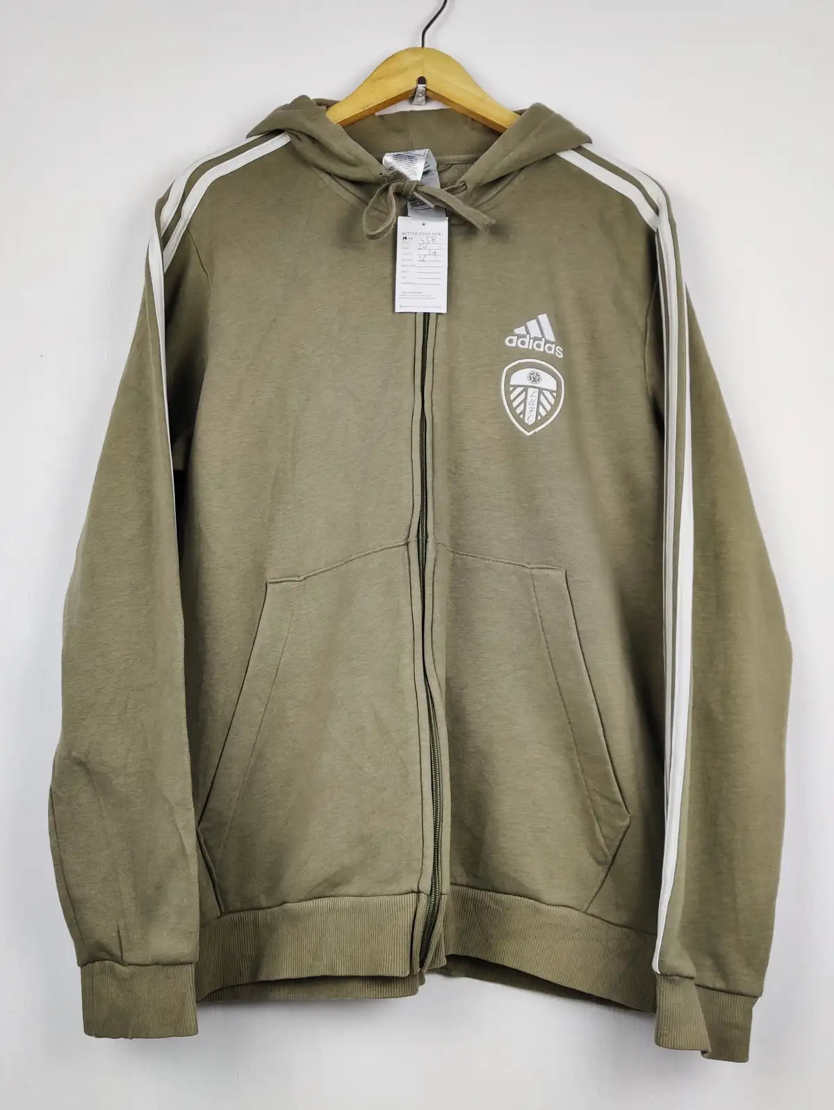 Buy online pre-used pre-loved 100% authentic & Original branded A.D.I.D.A.S (MH-458) available in Pakistan. Top international brands avilable.