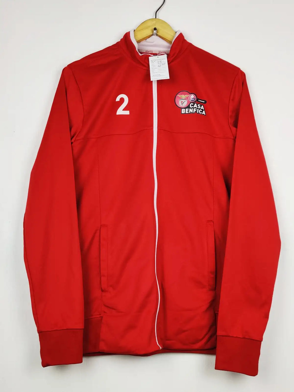 Buy online pre-used pre-loved 100% authentic & Original branded Benfica (MH-461) available in Pakistan. Top international brands avilable.