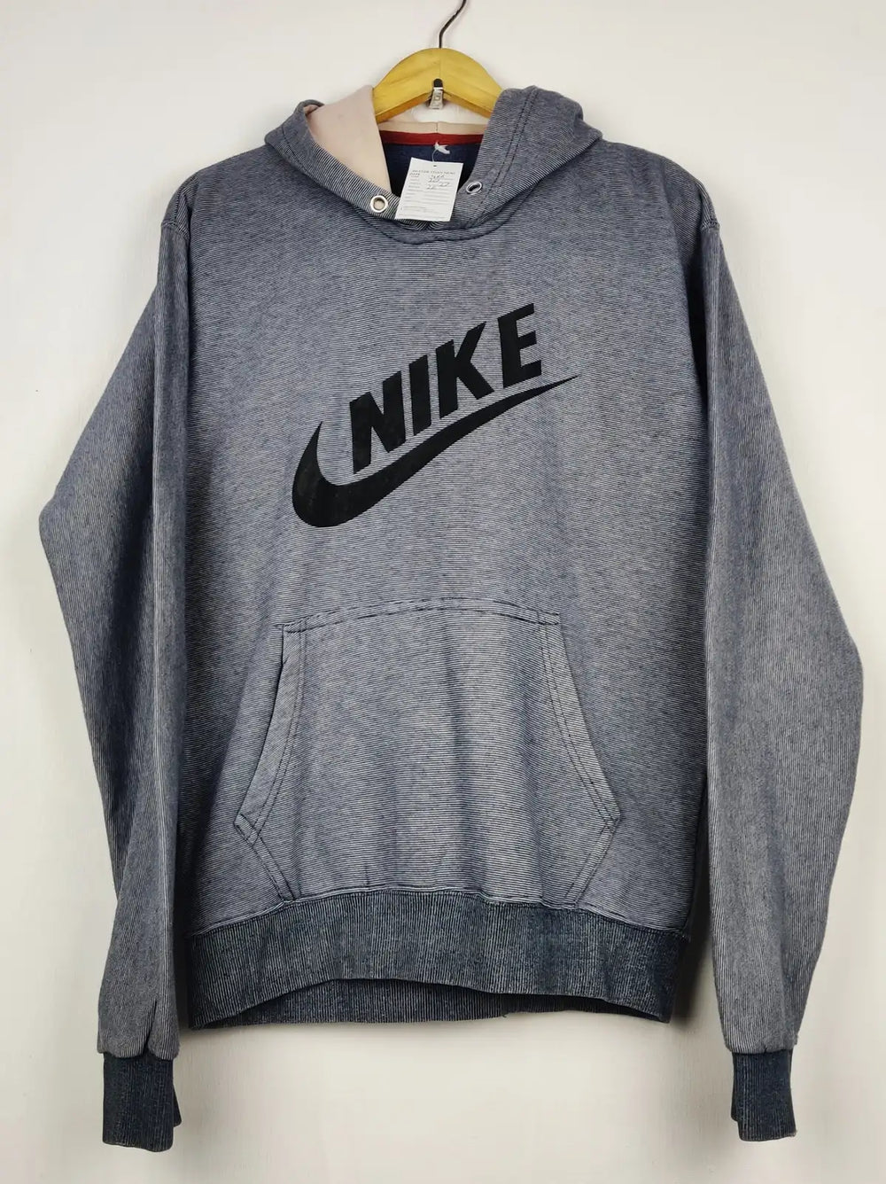 Buy online pre-used pre-loved 100% authentic & Original branded N.I.K.E (MH-466) available in Pakistan. Top international brands avilable.