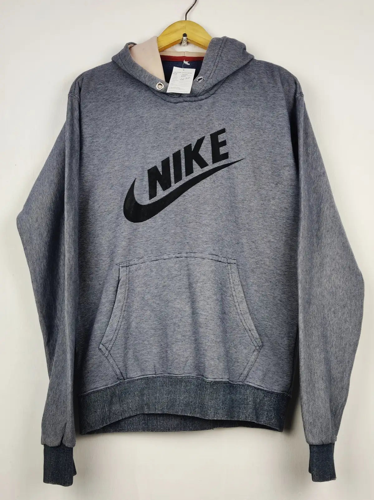 Buy online pre-used pre-loved 100% authentic & Original branded N.I.K.E (MH-466) available in Pakistan. Top international brands avilable.