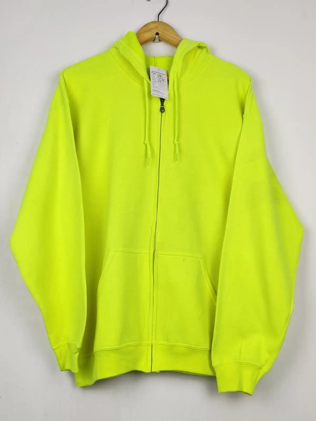 Buy online pre-used pre-loved 100% authentic & Original branded Gildan (MH-484) available in Pakistan. Top international brands avilable.