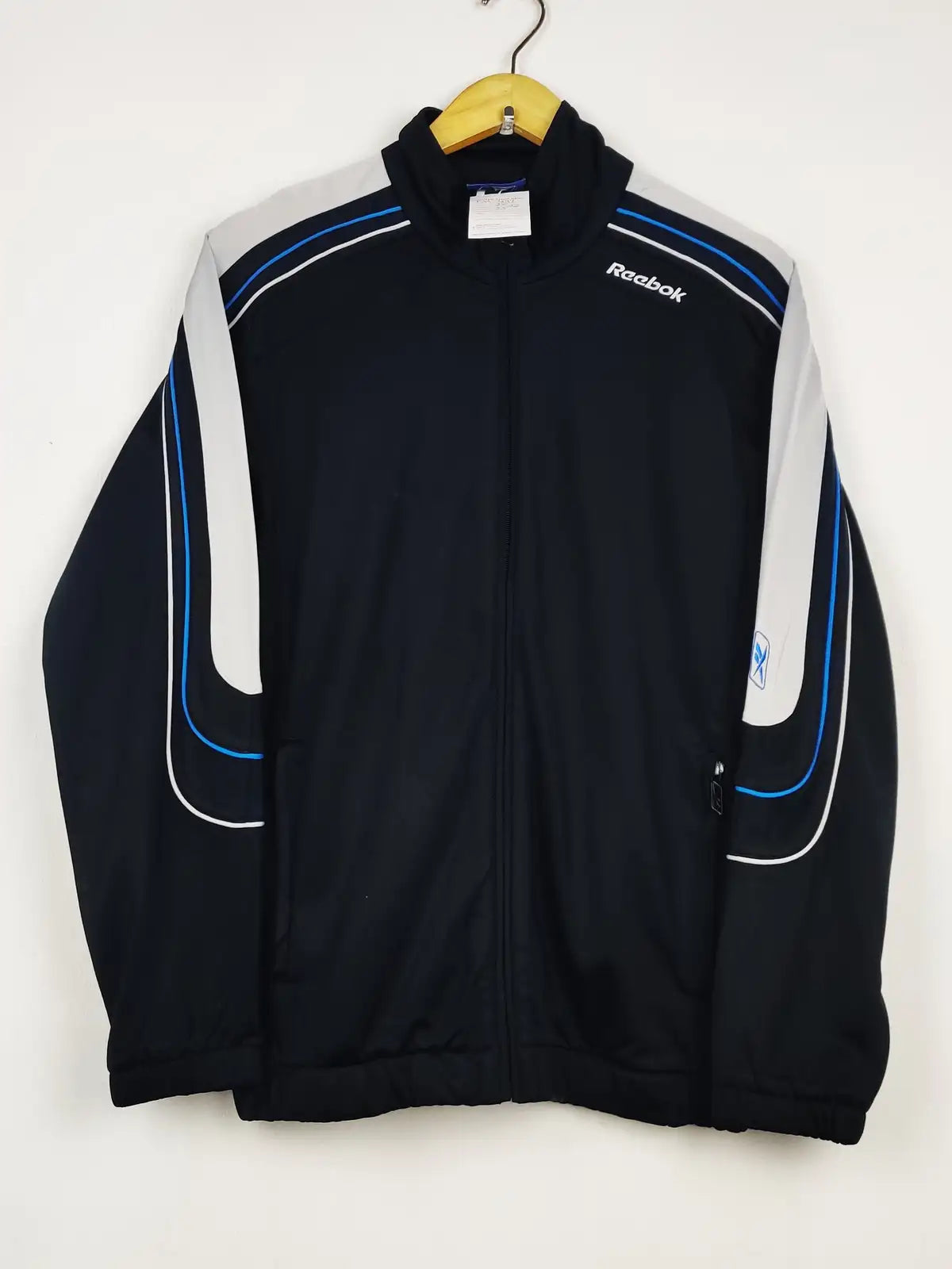 Buy online pre-used pre-loved 100% authentic & Original branded R.E.E.B.O.K (MH-492) available in Pakistan. Top international brands avilable.