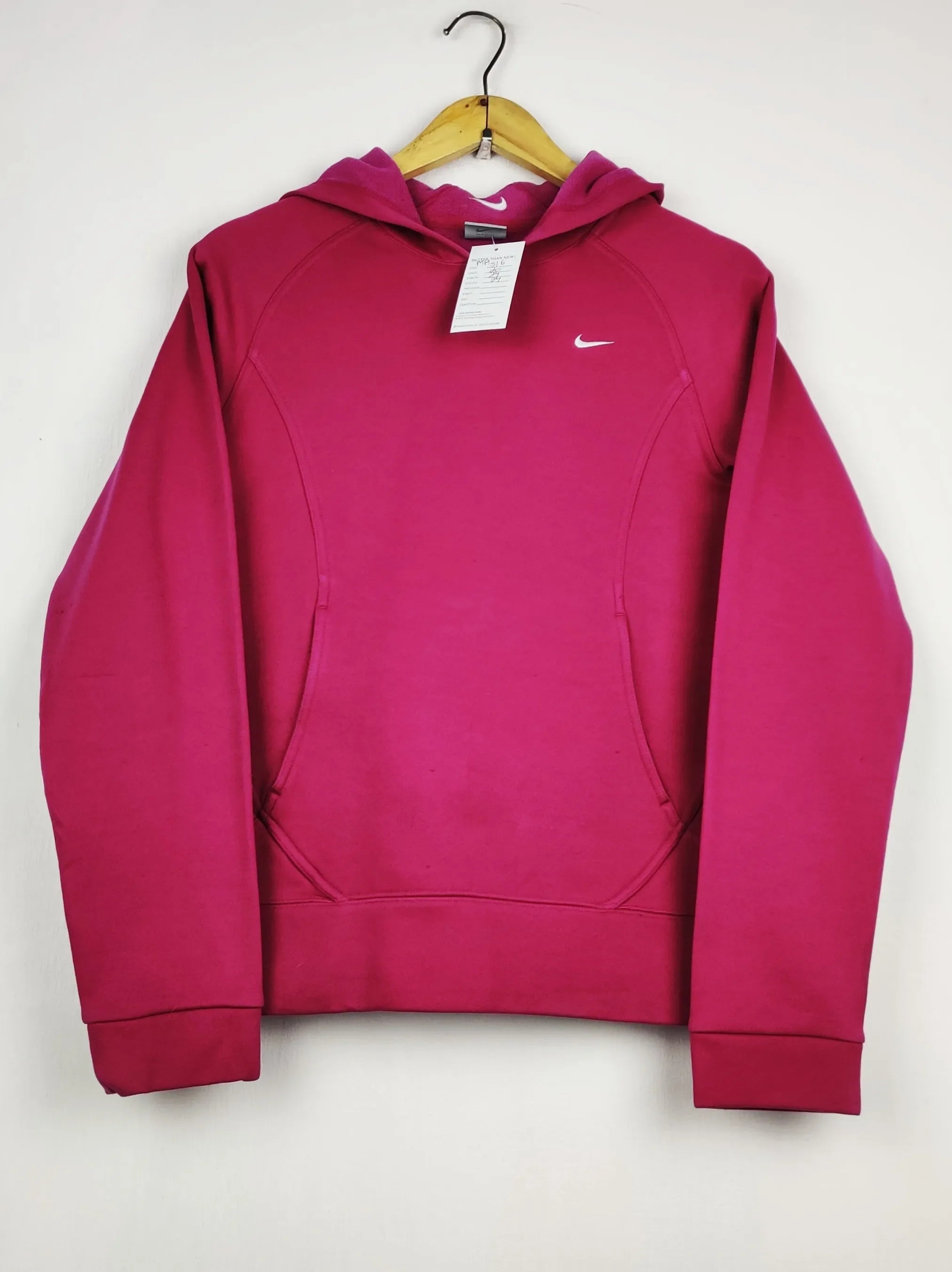 Buy online pre-used pre-loved 100% authentic & Original branded N.I.K.E (MH-516) available in Pakistan. Top international brands avilable.
