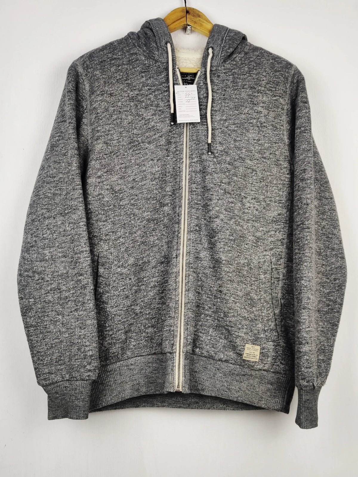 Buy online pre-used pre-loved 100% authentic & Original branded Jack & Jones (MH-550) available in Pakistan. Top international brands avilable.