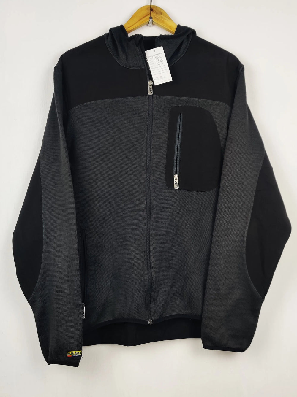 Buy online pre-used pre-loved 100% authentic & Original branded Blaklader (MH-553) available in Pakistan. Top international brands avilable.