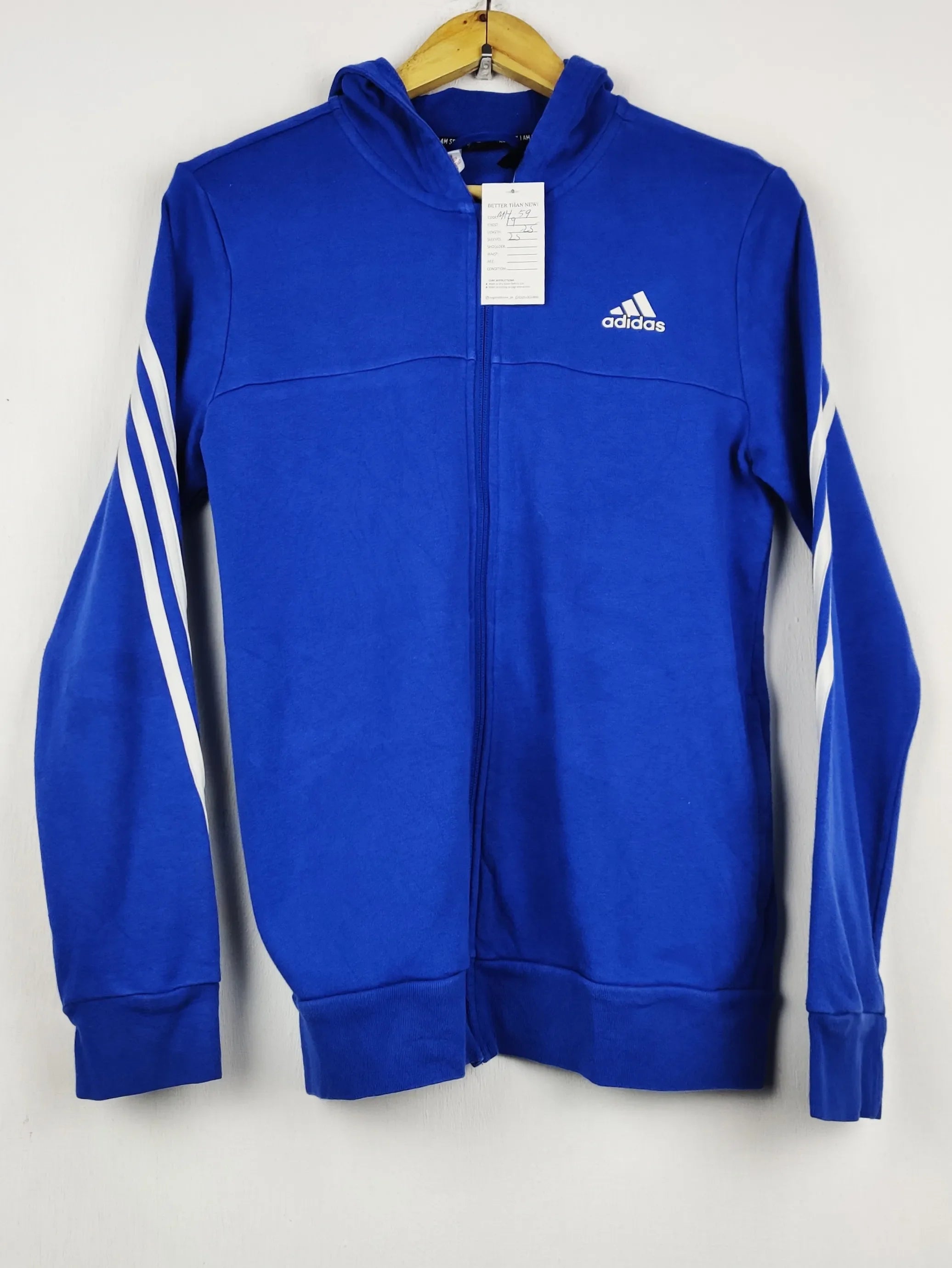 Buy online pre-used pre-loved 100% authentic & Original branded A.D.I.D.A.S (MH-59) available in Pakistan. Top international brands avilable.