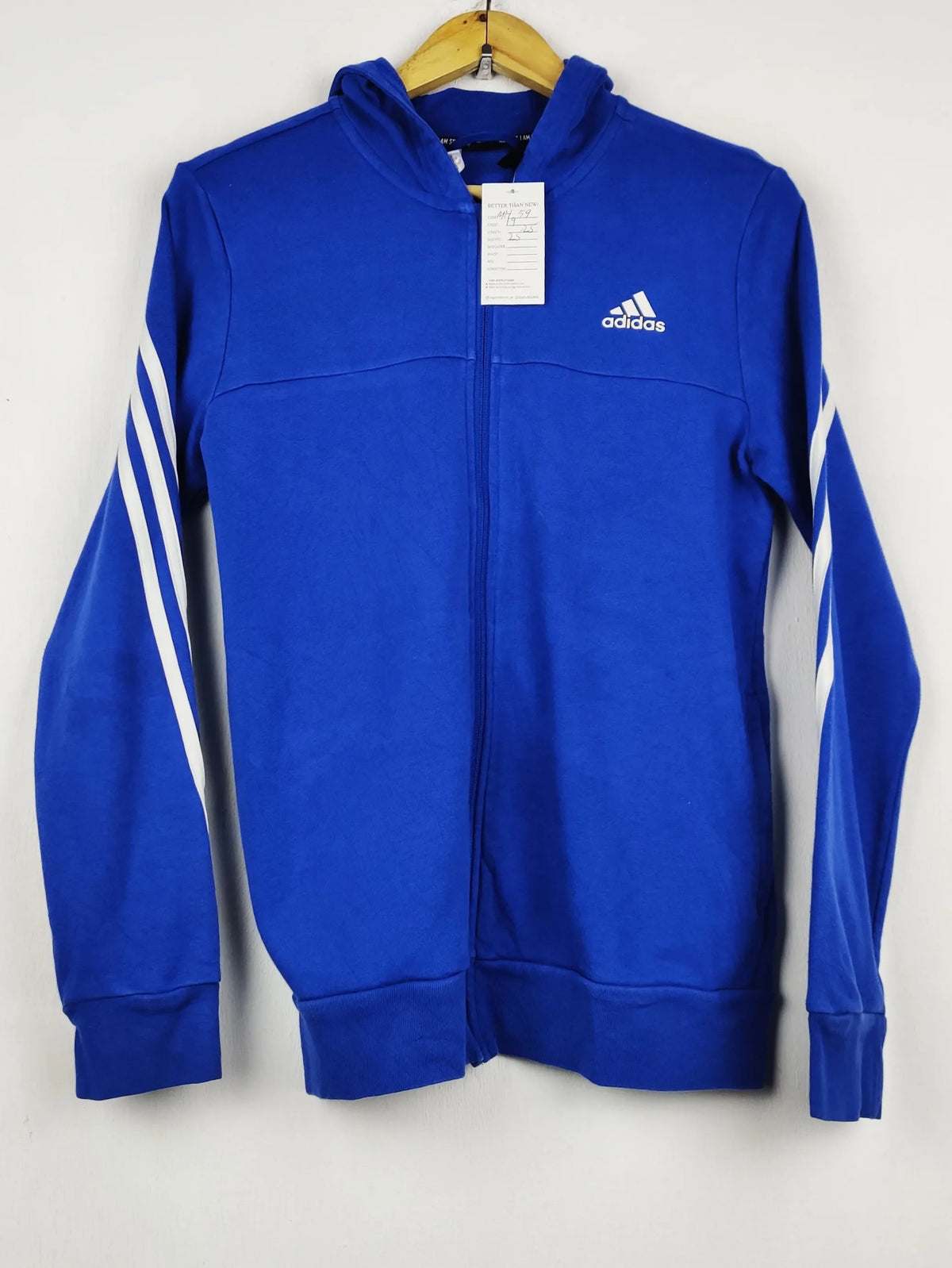 Buy online pre-used pre-loved 100% authentic & Original branded A.D.I.D.A.S (MH-59) available in Pakistan. Top international brands avilable.
