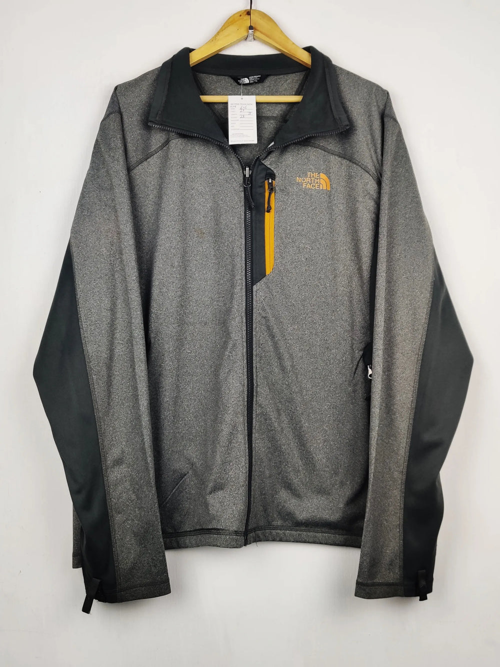 Buy online pre-used pre-loved 100% authentic & Original branded N.O.R.T.H F.A.C.E (MH-606) available in Pakistan. Top international brands avilable.