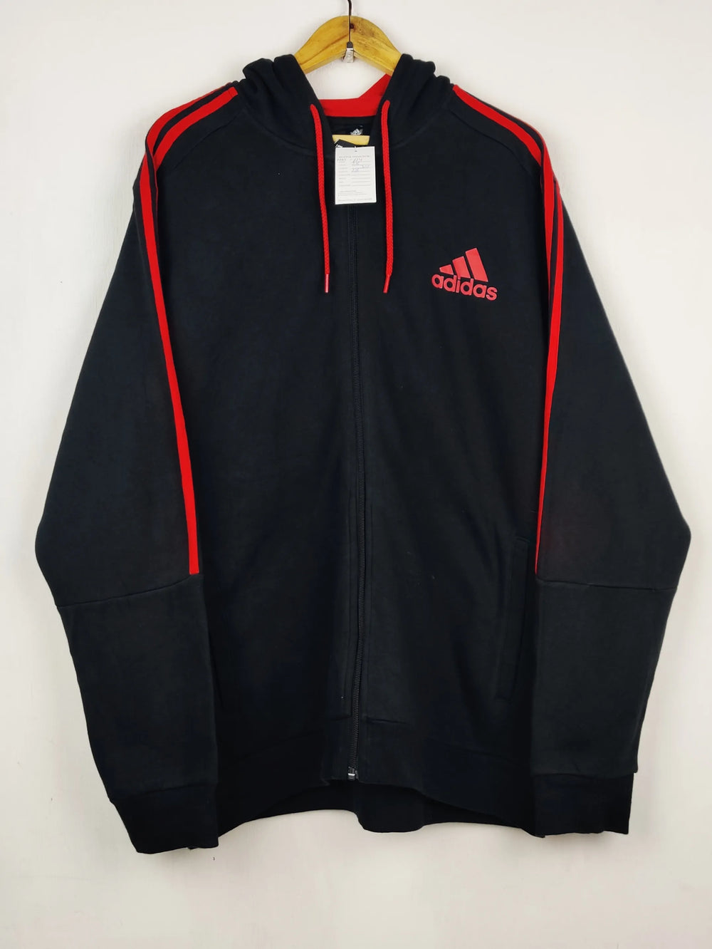Buy online pre-used pre-loved 100% authentic & Original branded A.D.I.D.A.S (MH-614) available in Pakistan. Top international brands avilable.