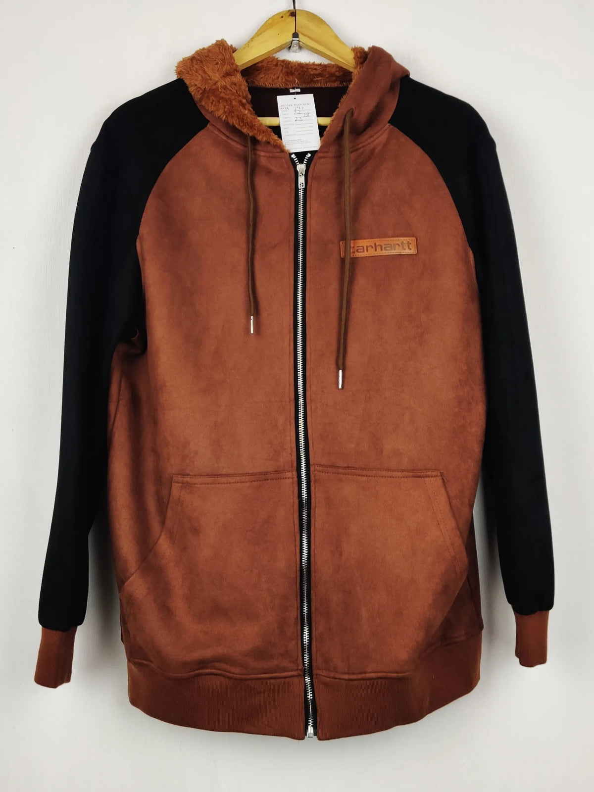 Buy online pre-used pre-loved 100% authentic & Original branded C.A.R.H.A.R.T.T (MH-647) available in Pakistan. Top international brands avilable.
